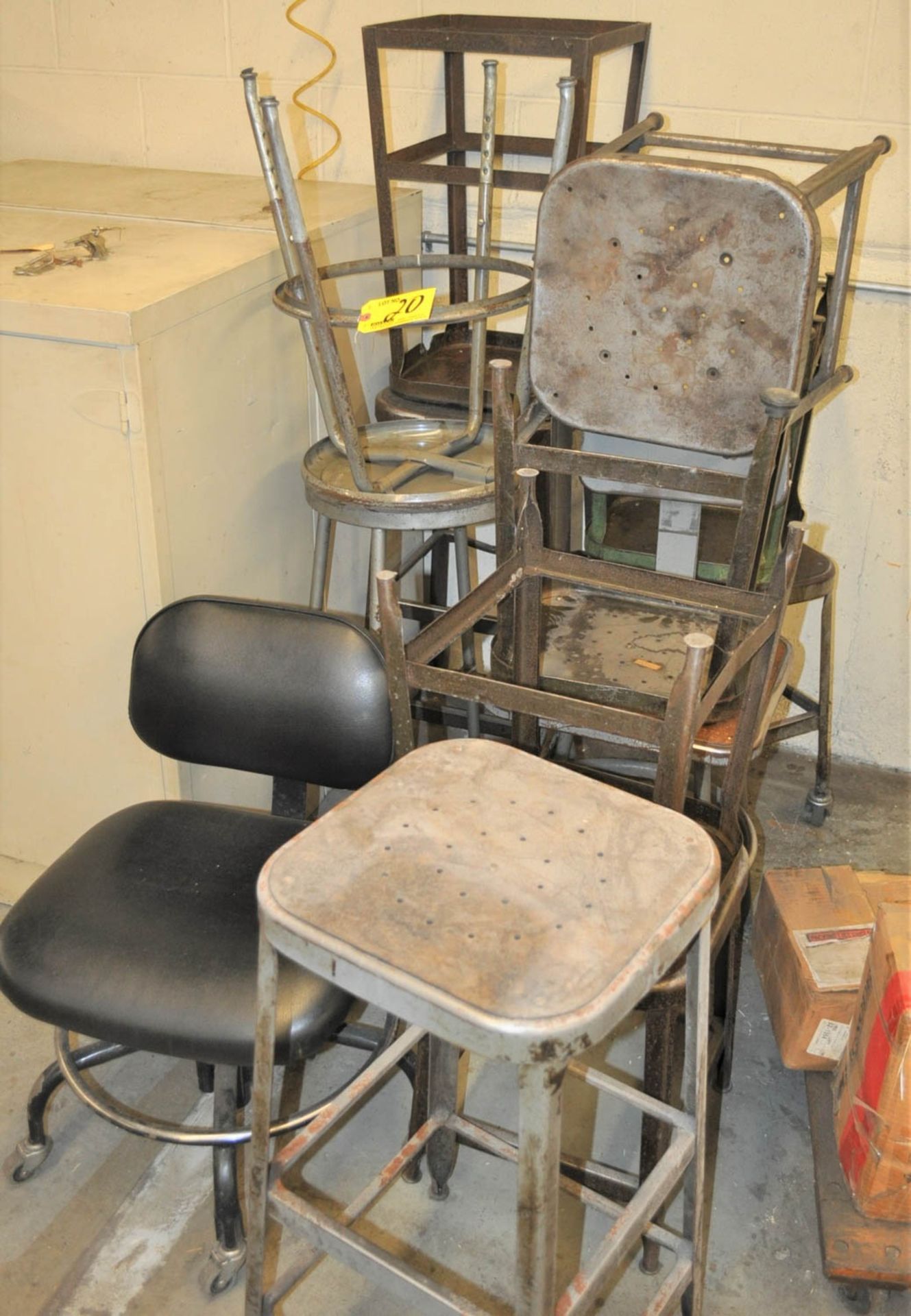 LOT OF SHOP STOOLS