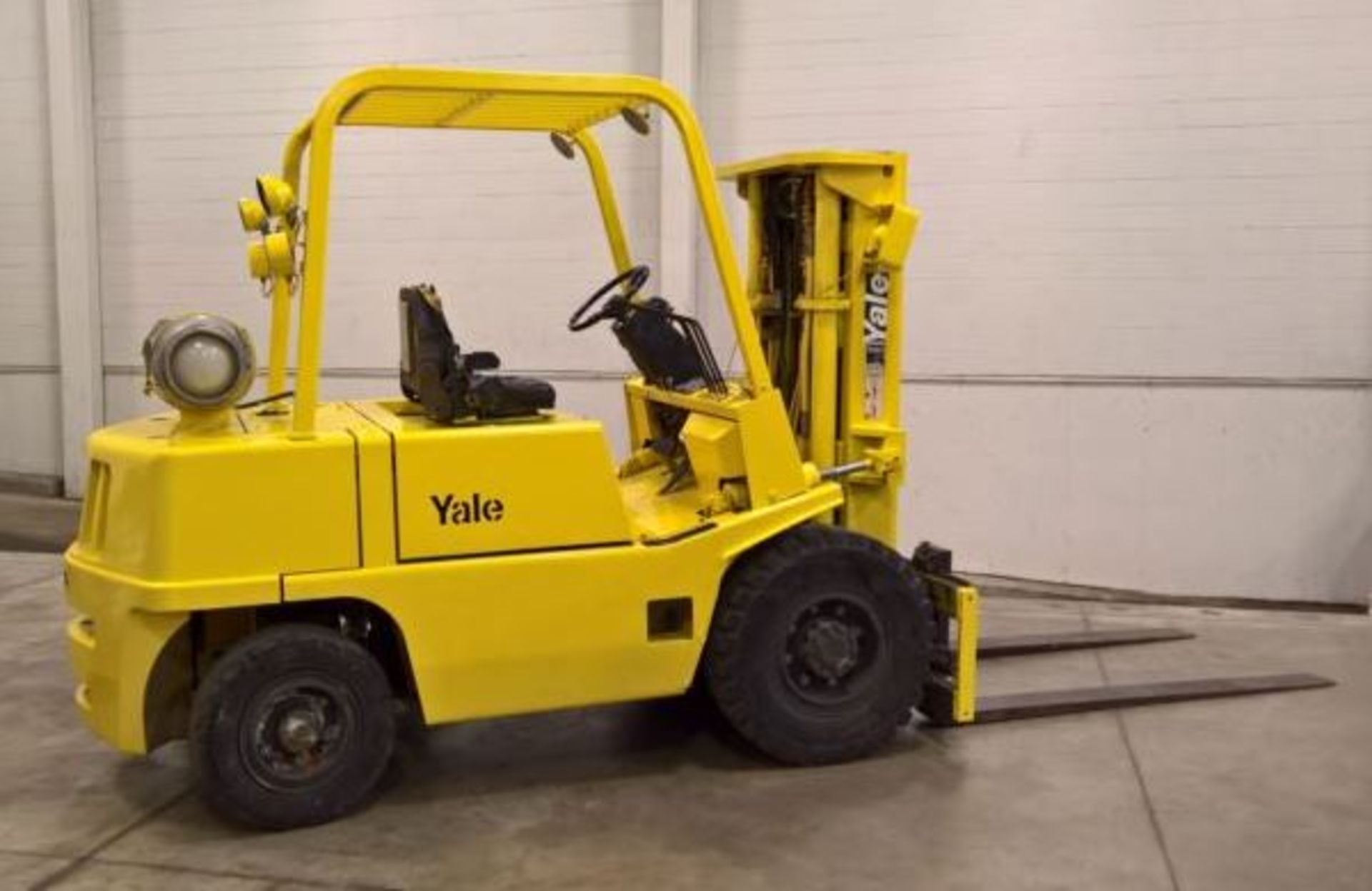 YALE MDL. GLP080LCNSBE083 (LPG) FORK TRUCK, 8000# MAX LIFTING CAPACITY, 170” MAX LIFT HEIGHT - Image 3 of 8