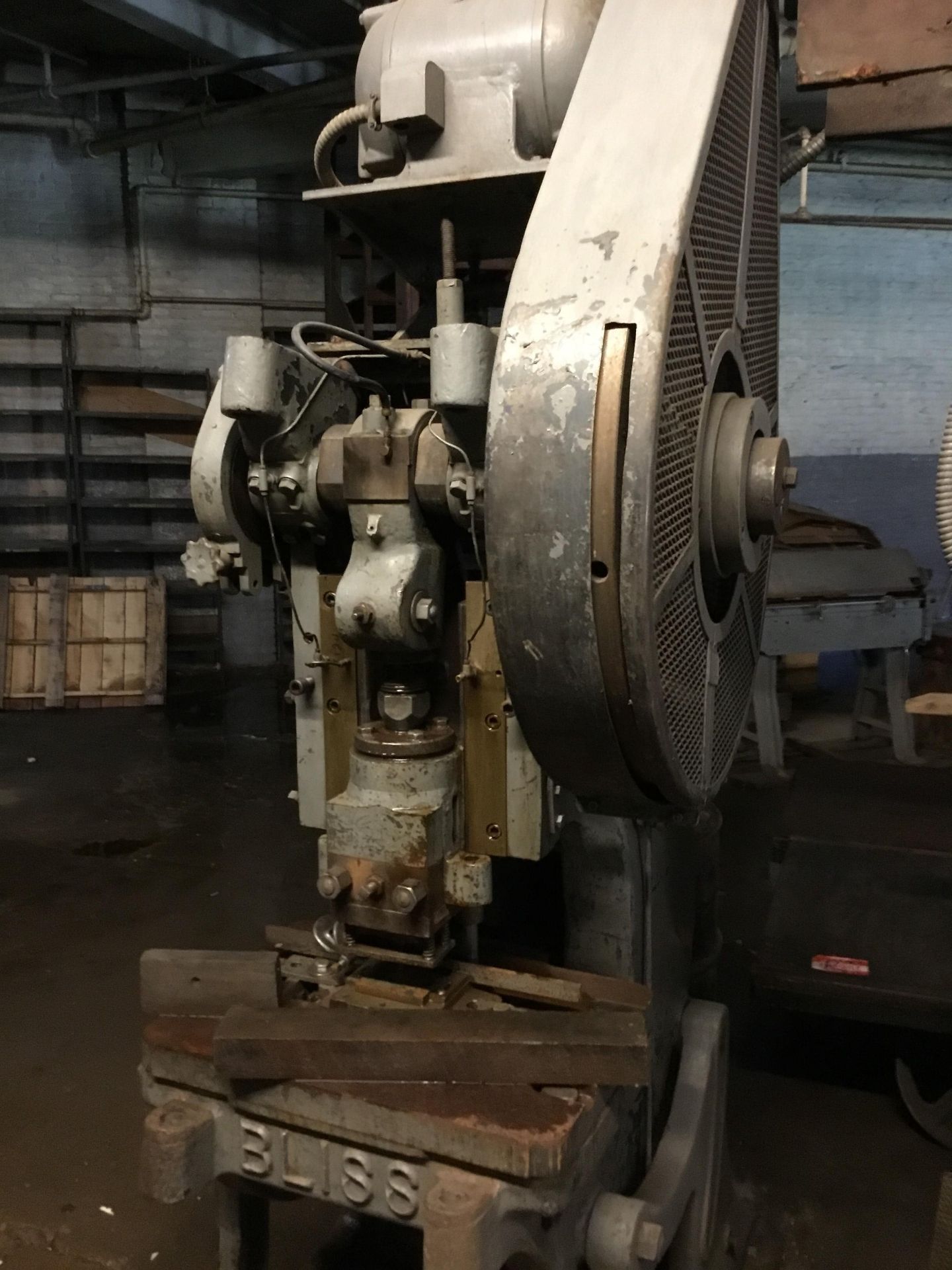 BLISS MDL. #20C 32 TON MECHANICAL CLUTCH FLYWHEEL TYPE OBI PRESS, WITH 18-1/2” X 26-1/2” BED, 2-1/2” - Image 2 of 2