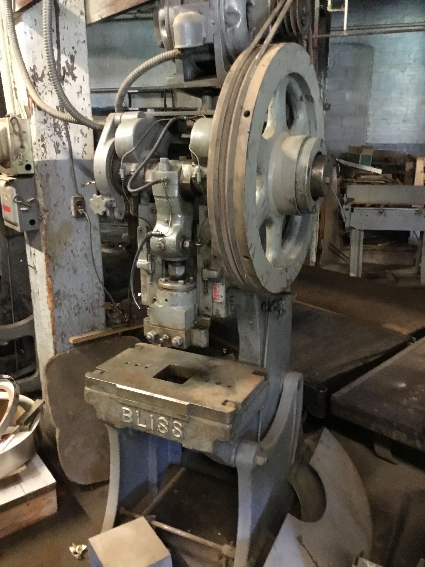 BLISS MDL. #19-1/2 22 TON MECHANICAL CLUTCH FLYWHEEL TYPE OBI PRESS, WITH 14-1/4” X 23-1/2” BED, 2- - Image 2 of 3