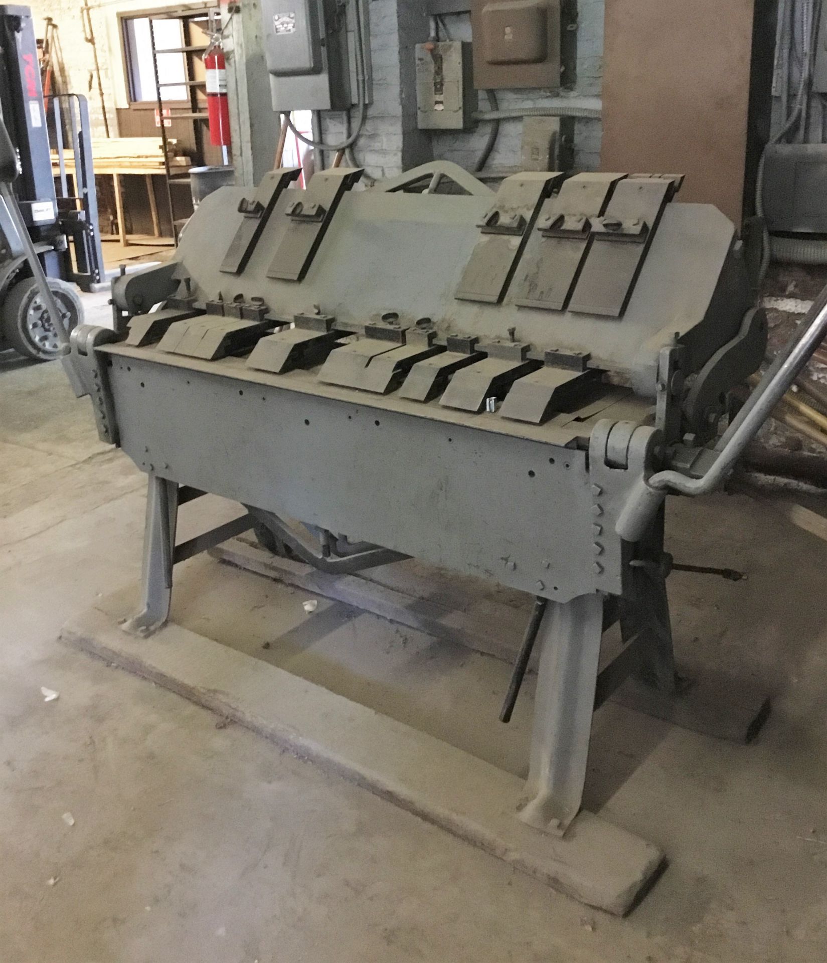 CHICAGO MDL. W-35 5’ X 12 GA. BOX & PAN BRAKE, WITH 5’ OF “FINGERS”, S/N: 92316