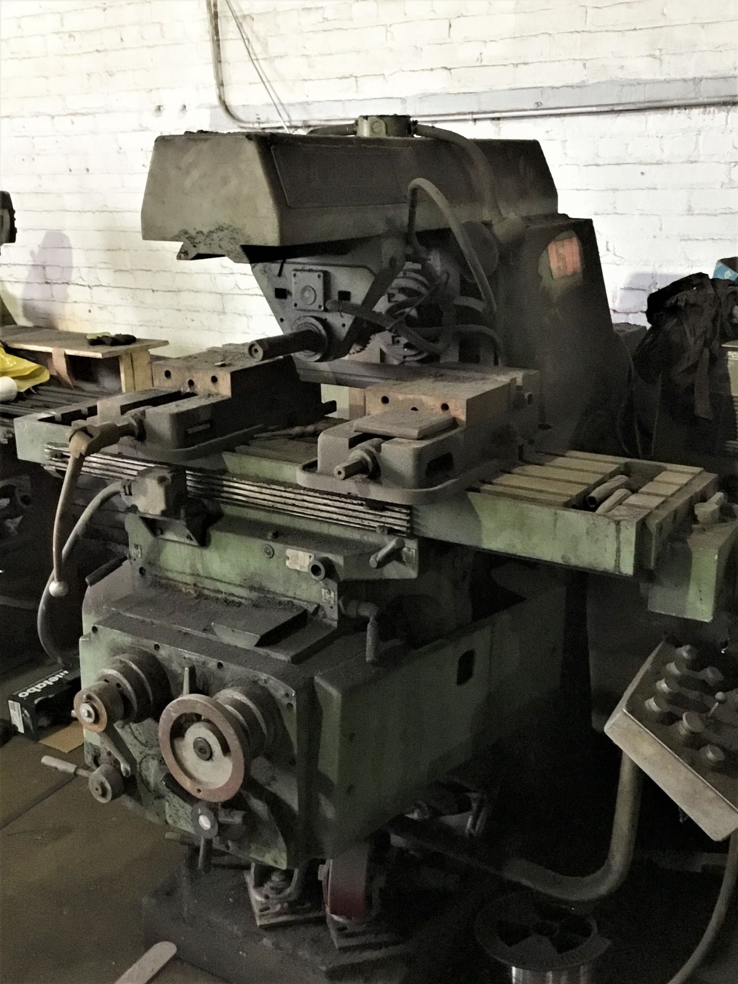 Bridgeport 2S Mdl. 3051D1130 Plain Horizontal Knee Type Milling Machine - Image 2 of 4