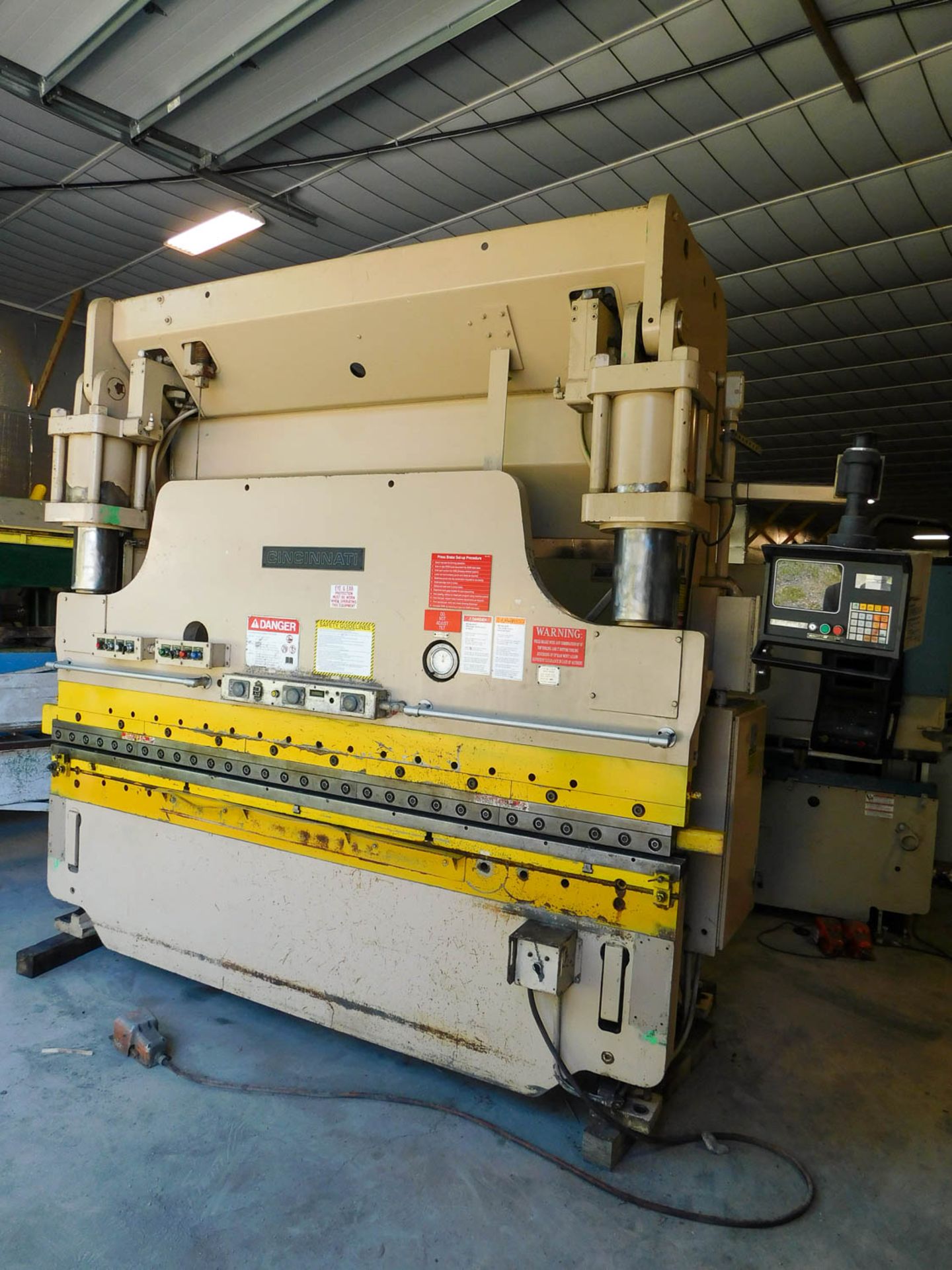 Cincinnati Model 175FMx8 175-Ton x 10' Hydraulic Press Brake