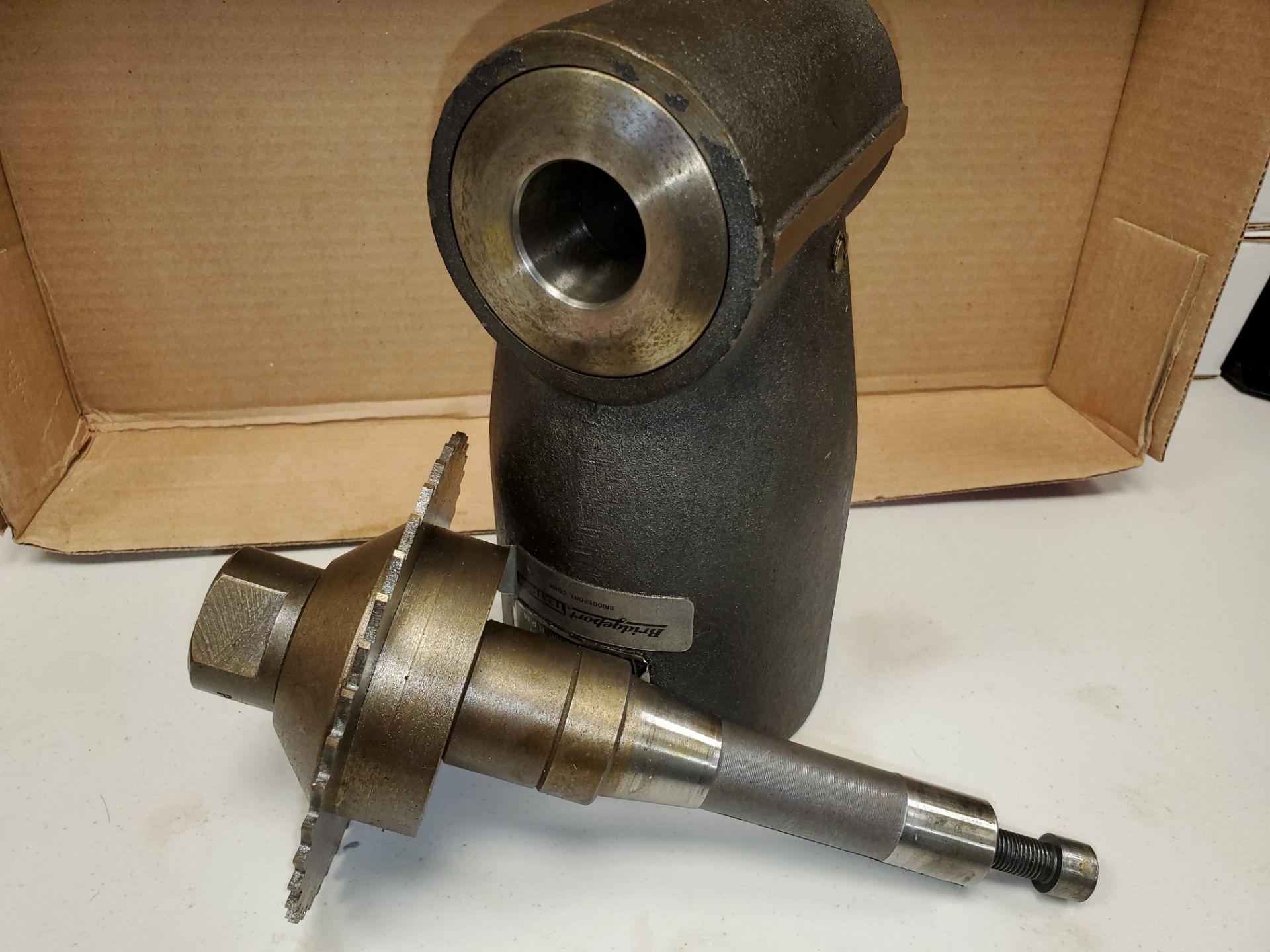 Bridgeport Textron Right Angle Milling Head R8 Collet - Image 5 of 7