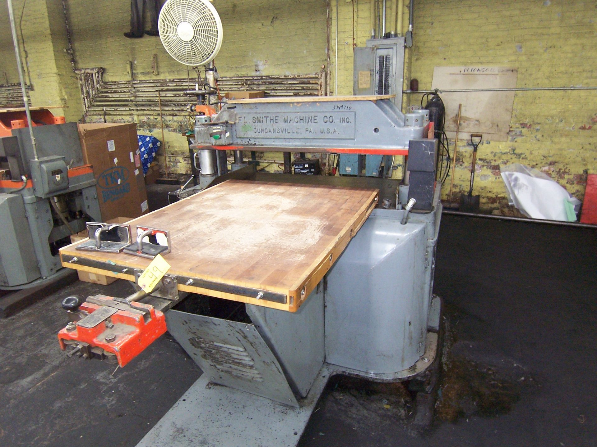 F.L. SMITHE CHAMPION HP HYDRAULIC DIE CUTTER, 28" X 42-1/2" BOTTOM PLATER AREA, 24" X 42-1/2" TOP