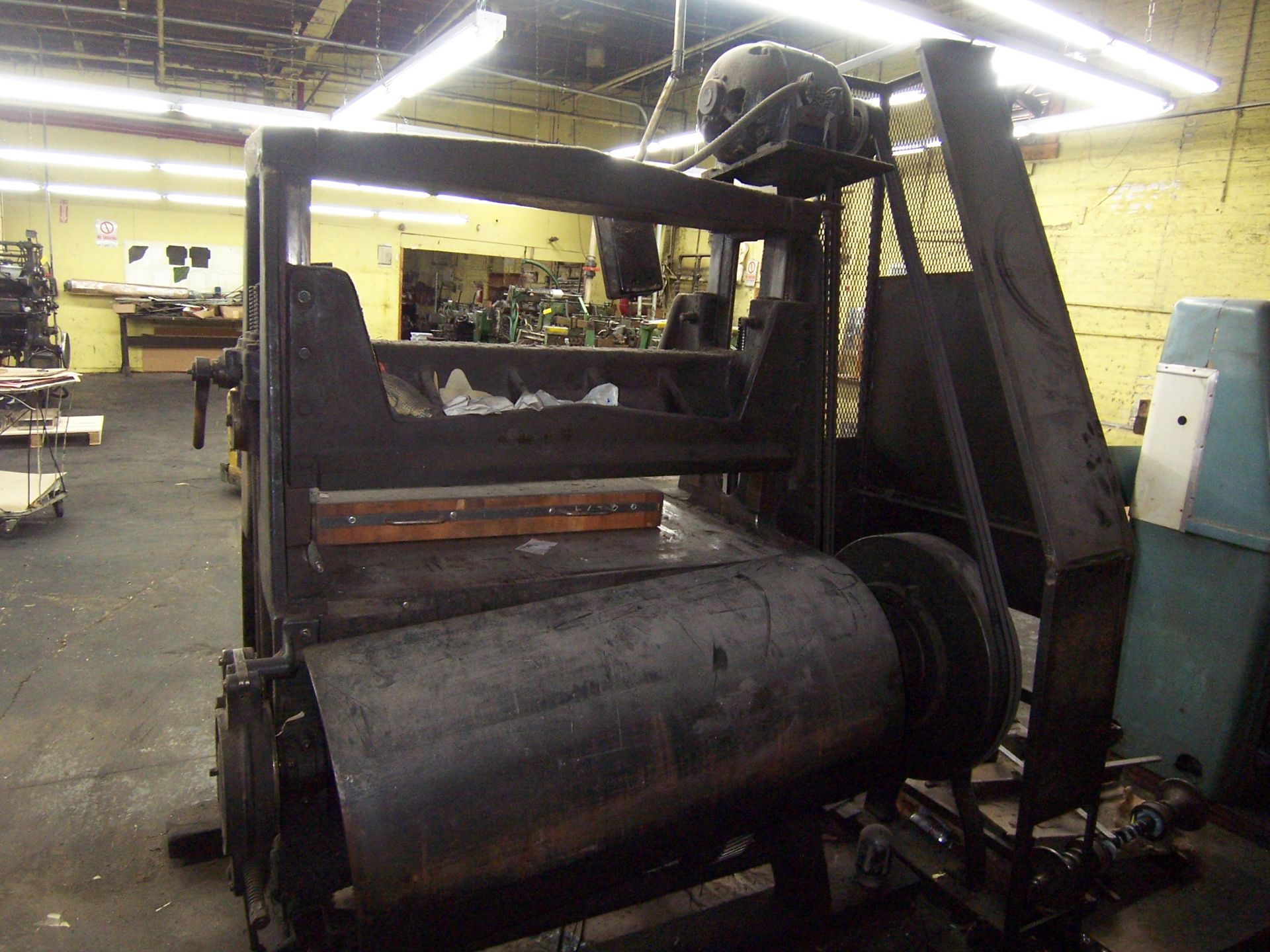 T.W. & G.B. SHERIDAN MECHANICAL DRIVE DIE CUTTER, BELT DRIVE, MANUAL INFEED, 22" X 44" TOP PLATER, - Image 3 of 3