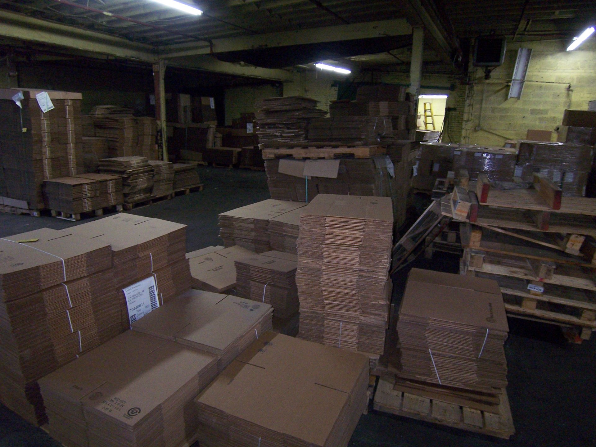 LOT OF ASSORTED CORRUGATED CARTONS - Image 2 of 2