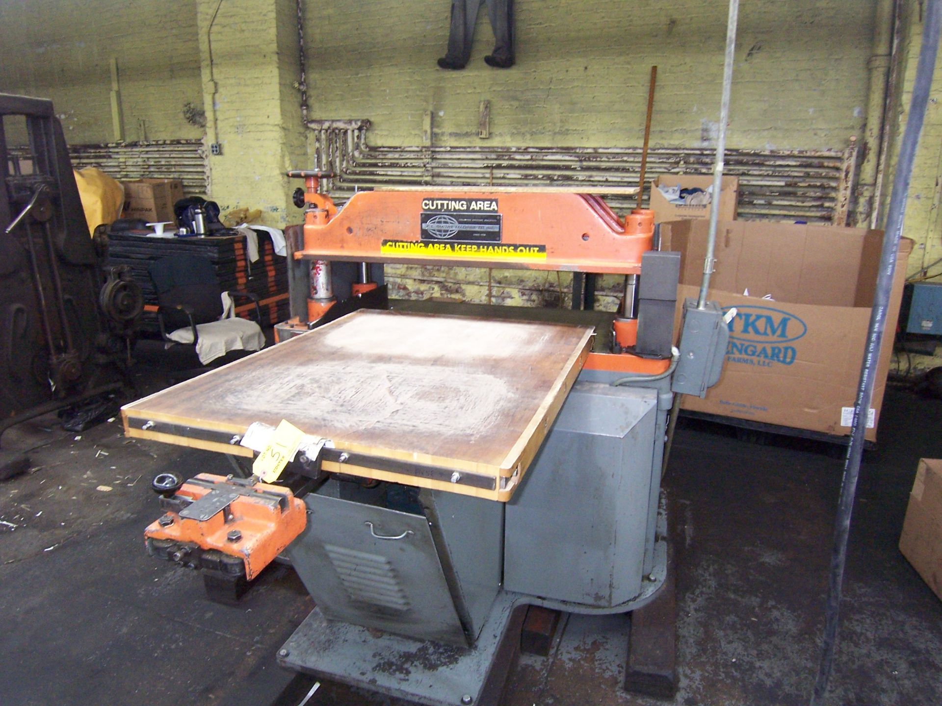 F.L. SMITHE CHAMPION HP HYDRAULIC DIE CUTTER, 28" X 42-1/2" BOTTOM PLATER AREA, 24" X 42-1/2" TOP