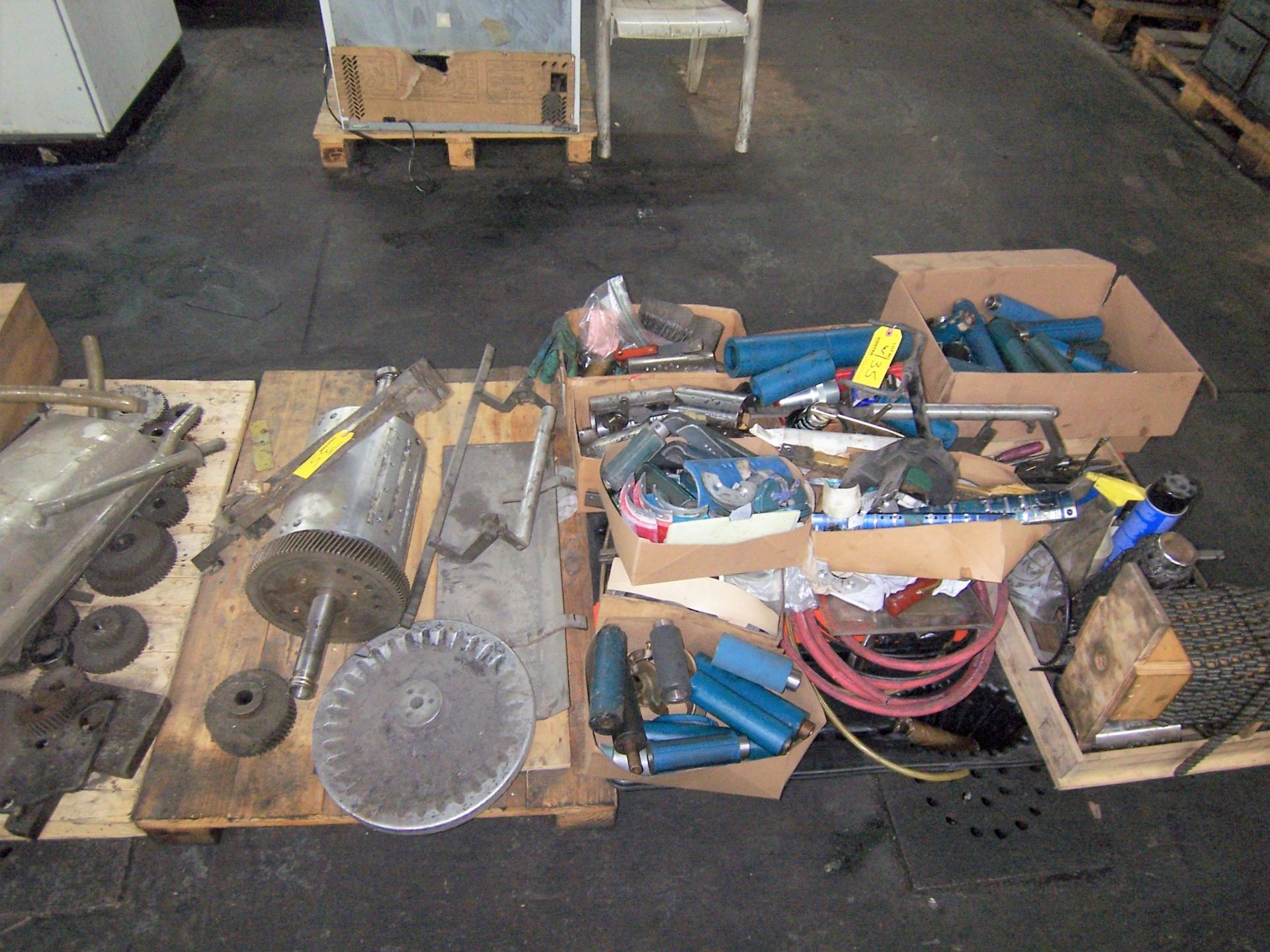 LOT OF REPAIR PARTS FOR LOTS 28-33