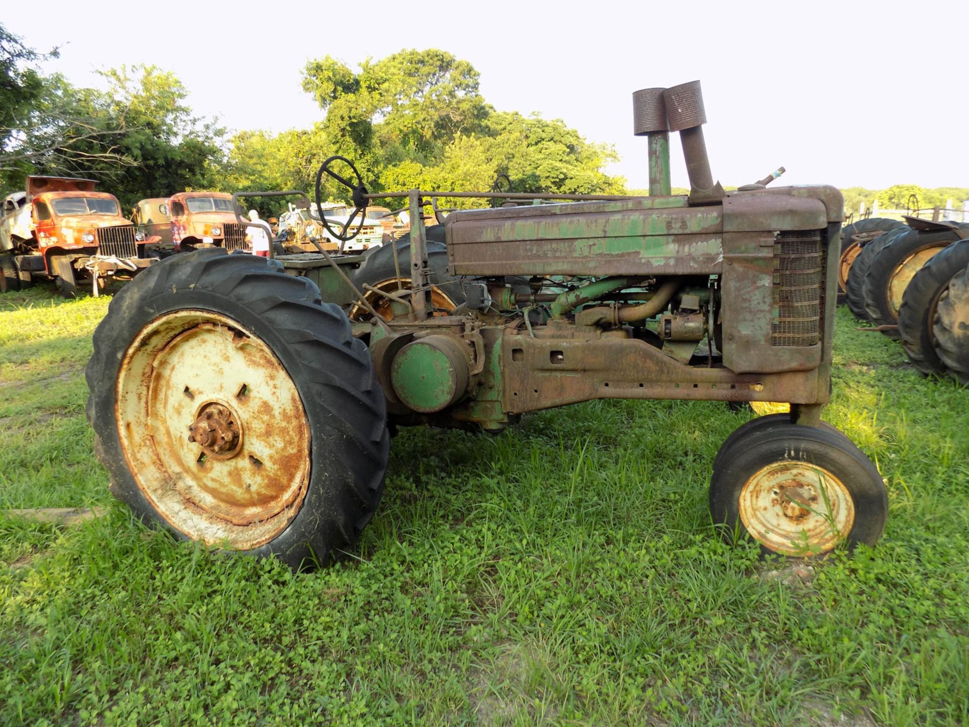 JOHN DEERE (A) LATE PRESSED STEEL FRAME - Image 2 of 2