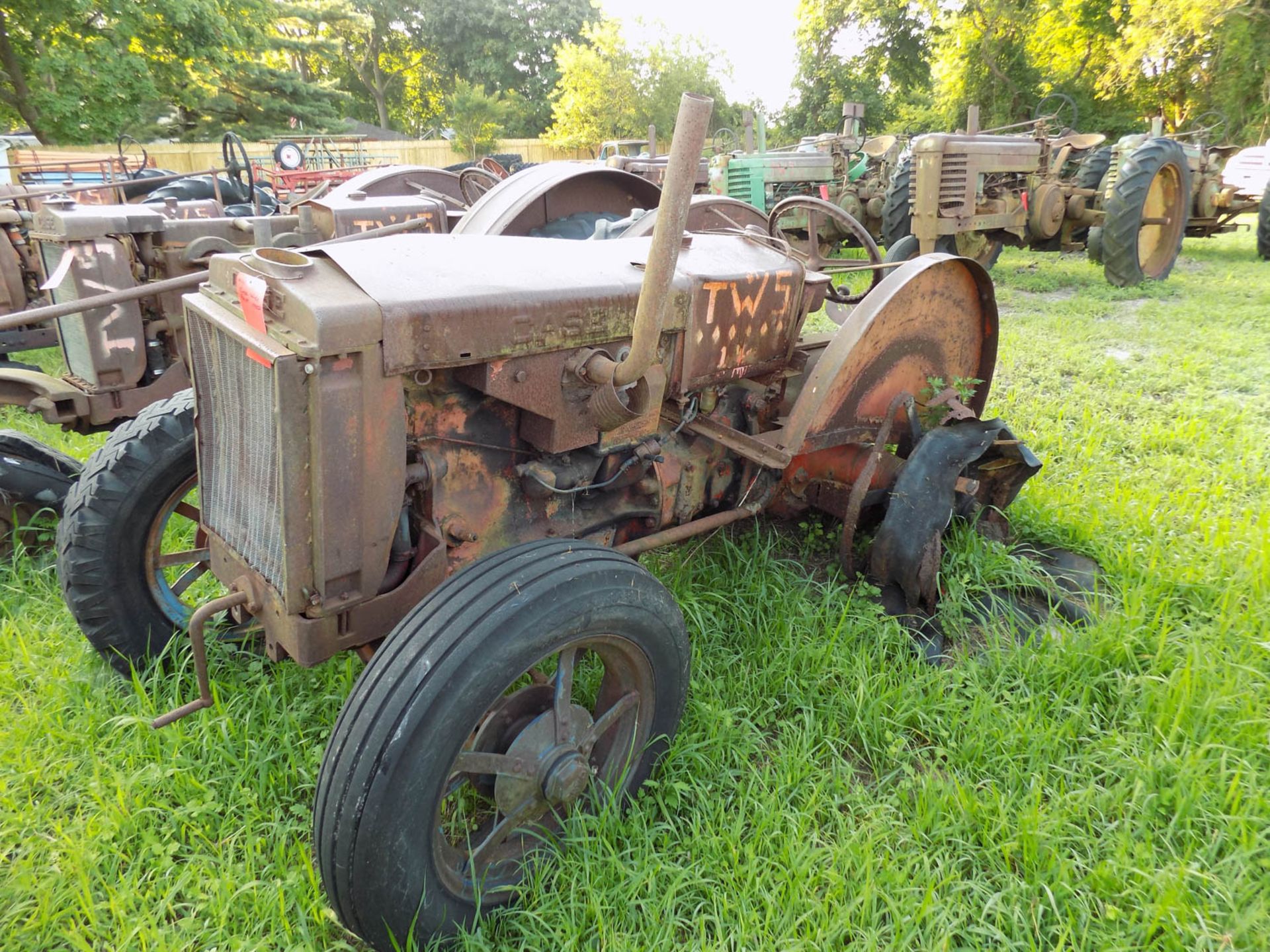 CASE WIDE FRONT MID 1930'S ON RUBBER