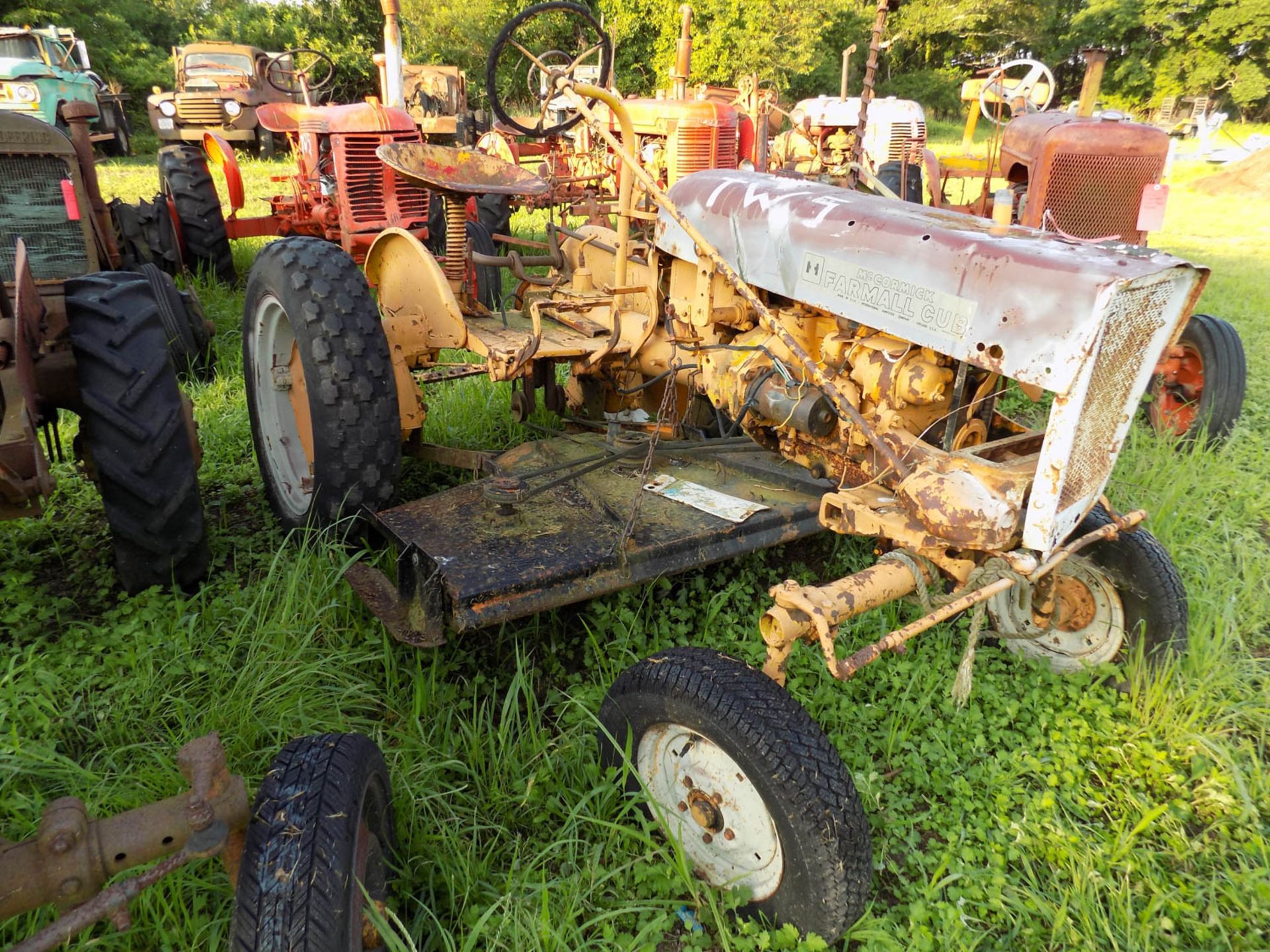 FARMALL CUB WITH BELLY MOWER - Image 2 of 2