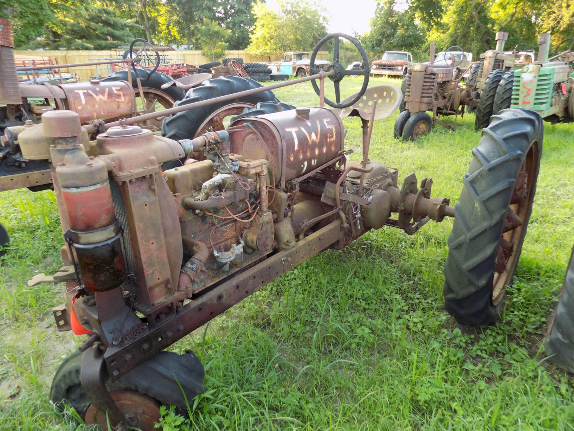 FARMALL F14 ON RUBBER 1940'S