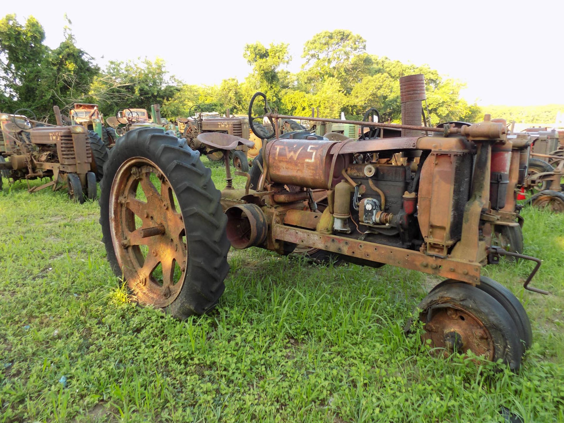 FARMALL F14 ON RUBBER 1940'S - Image 2 of 2