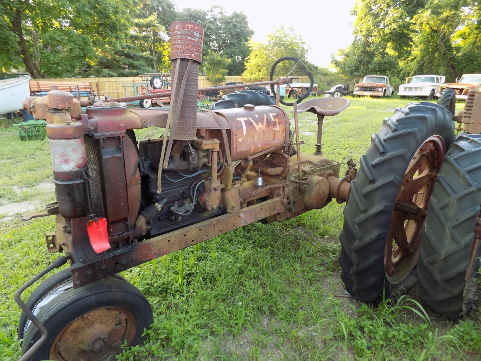 FARMALL F14 ON RUBBER 1940'S