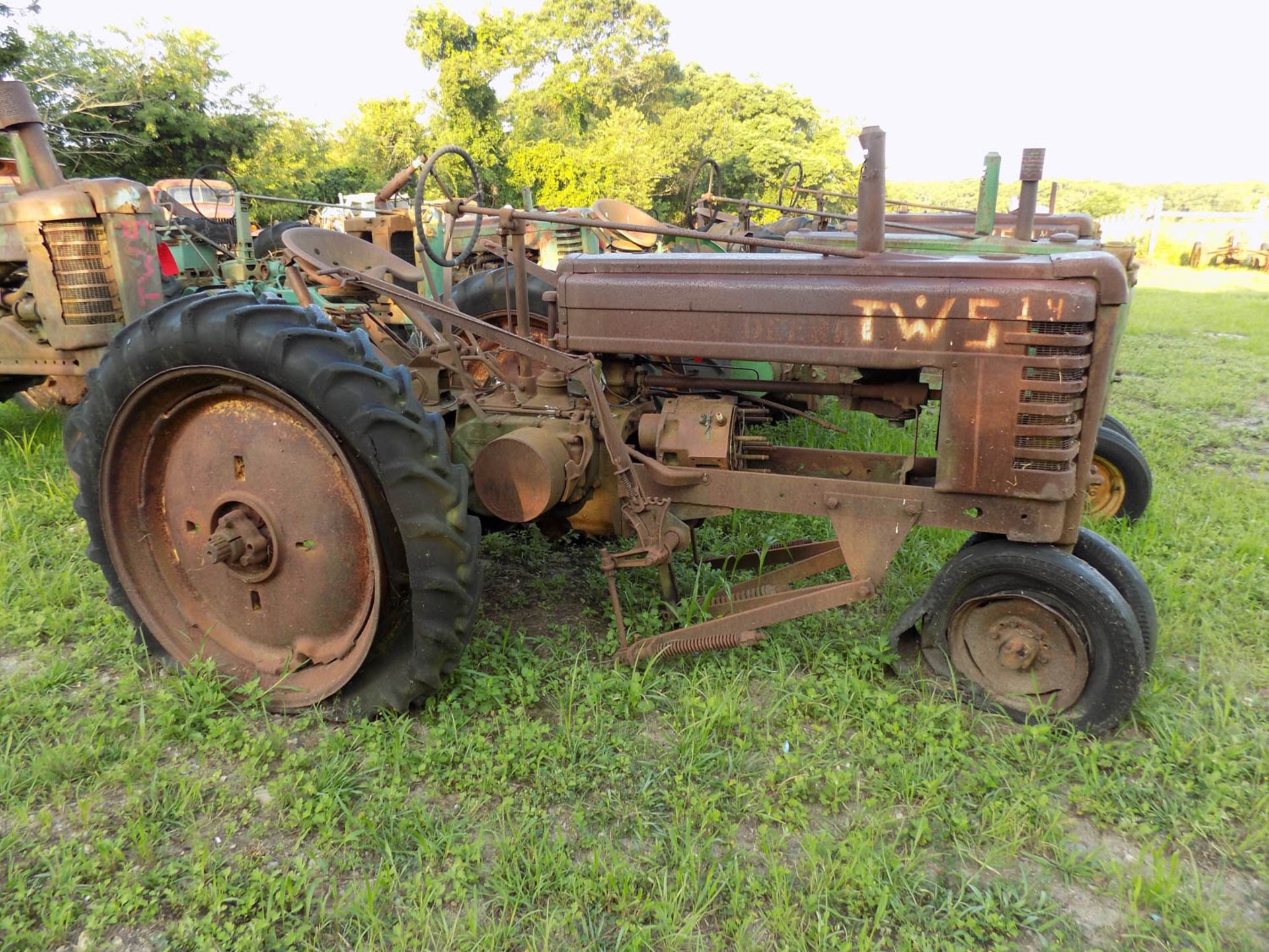 JOHN DEERE B EARLY ANGLE IRON FRAME - Image 2 of 2