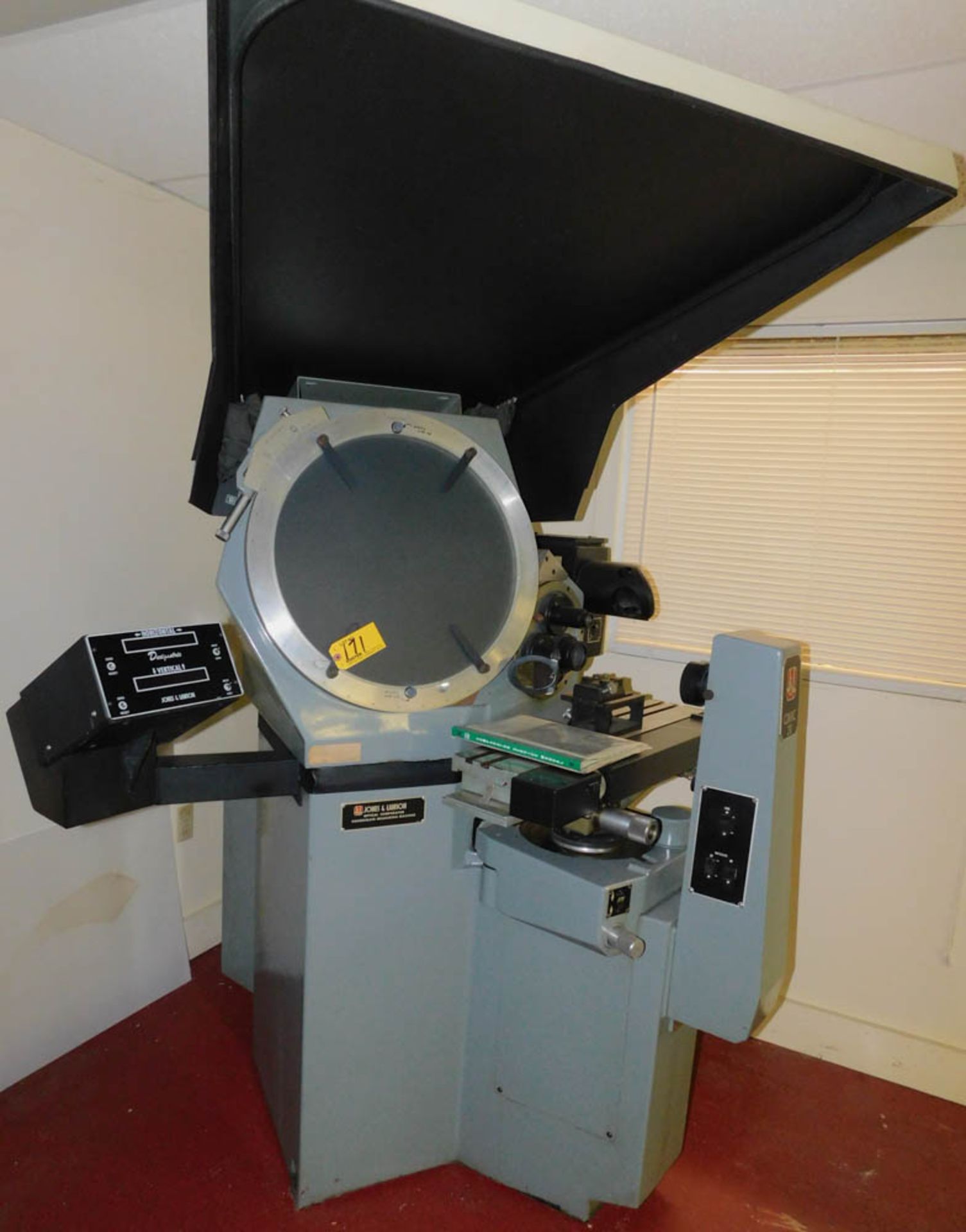 JONES & LAMSON CLASSIC 20 OPTICAL COMPARATOR, 2-AXIS DIGITAL READ OUT, 30" X 6" WORK AREA - Image 2 of 3