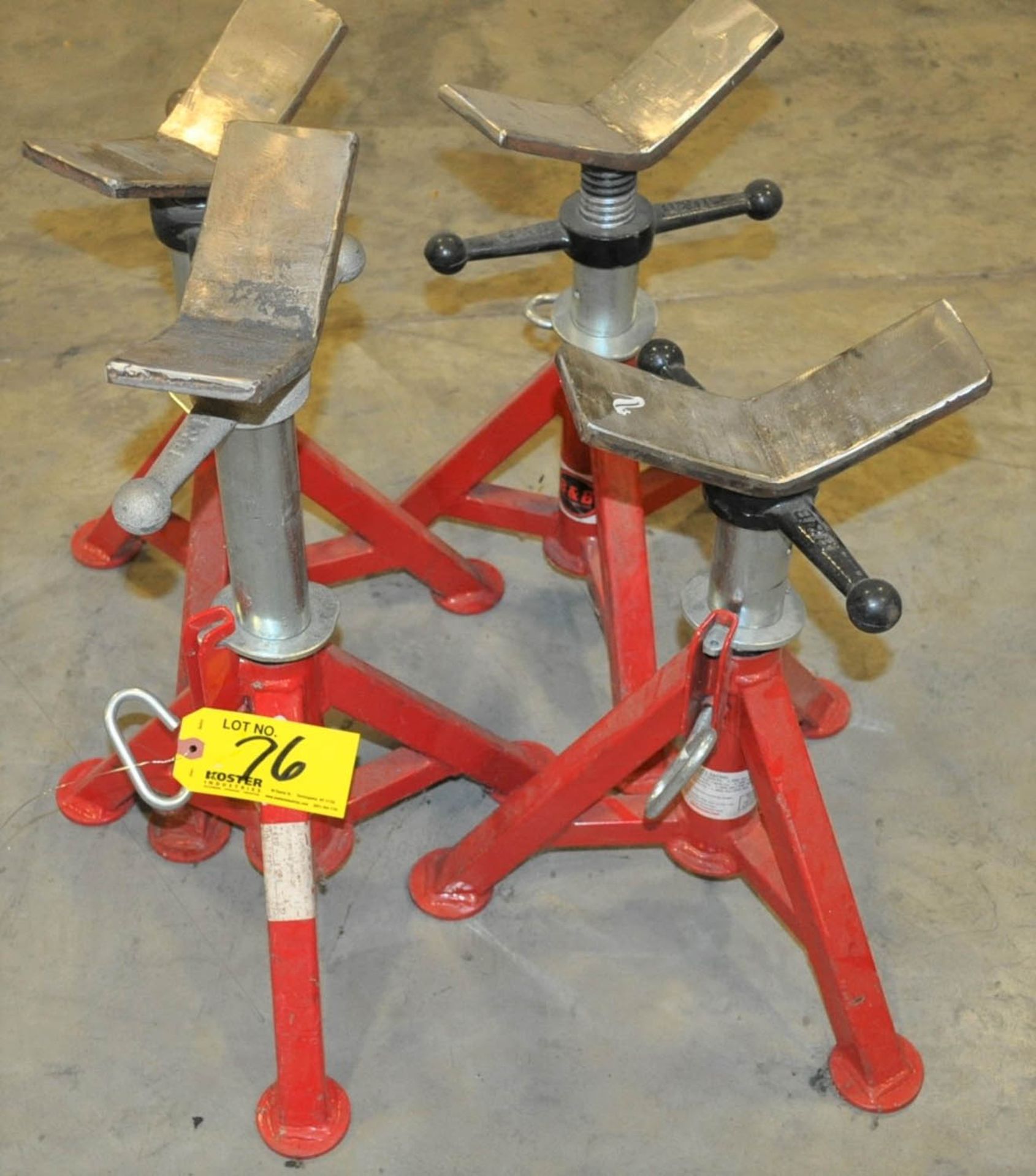 [4] B&B ADJUSTABLE PIPE STANDS
