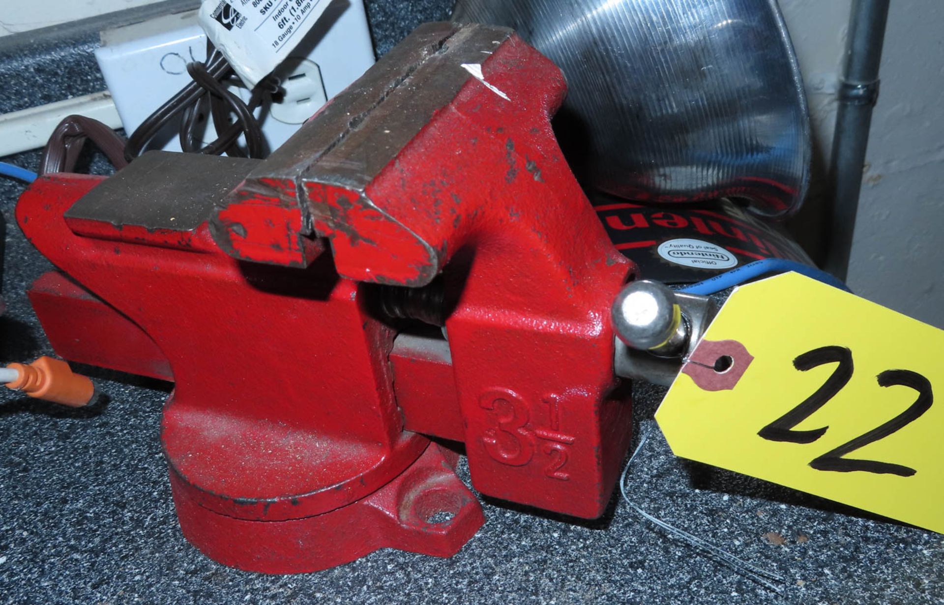 FULLER 3-1/2" BENCH VISE