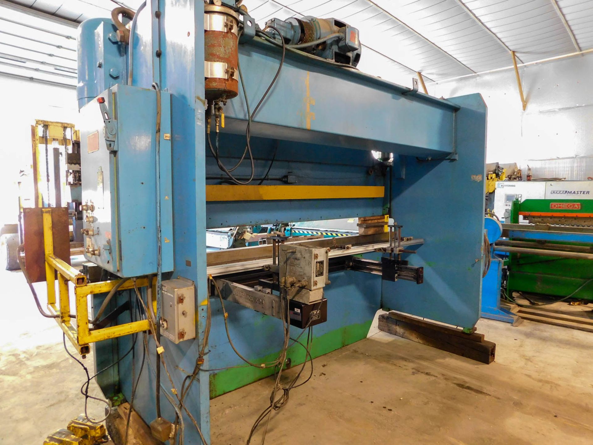 Pacific Model 165-12 165-Ton x 12' Hydraulic Press Brake - Image 5 of 6