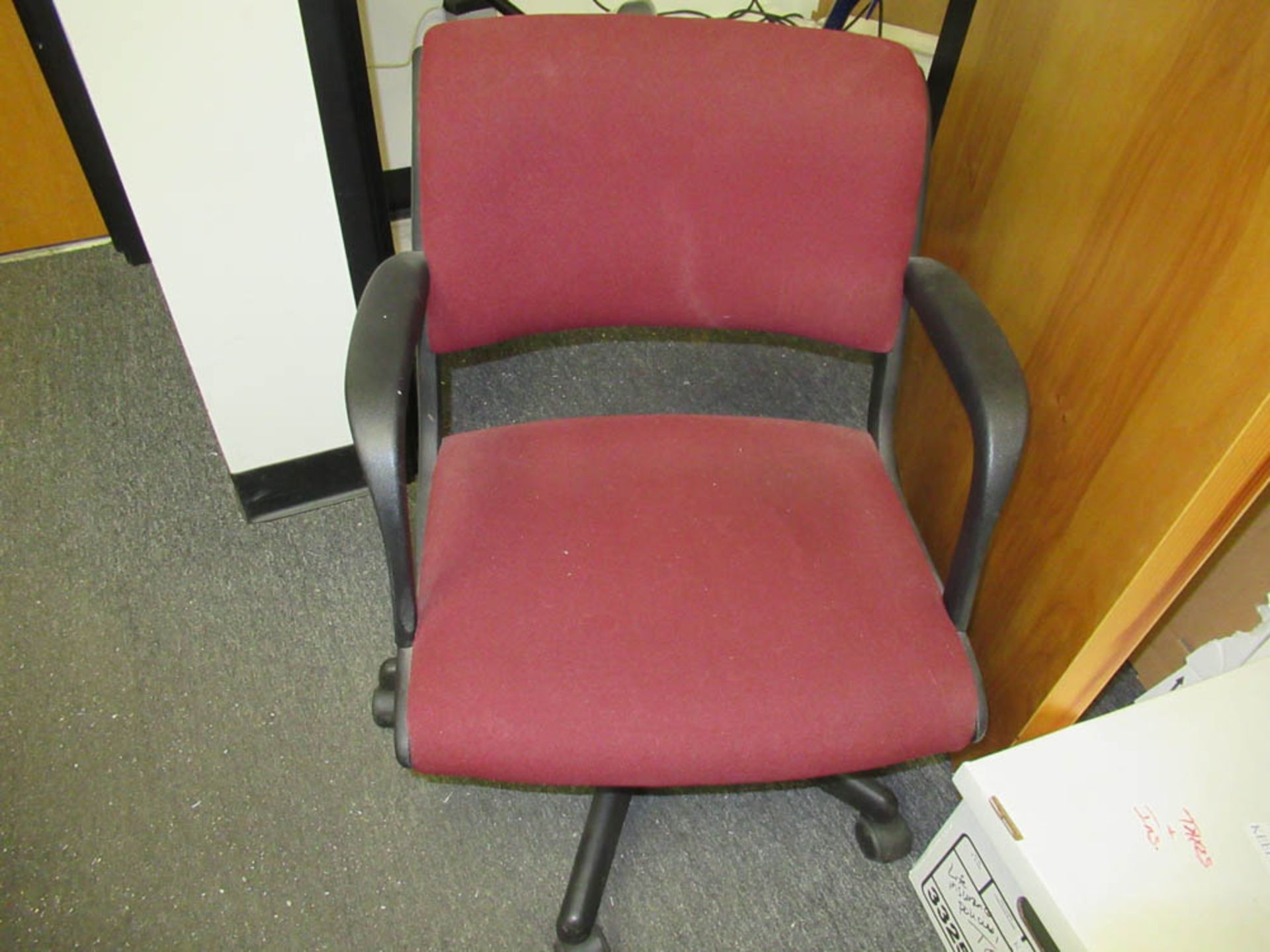 DESK, CHAIR, 4-DRAWER FILE CABINET, [2] SIDE CHAIRS (NO COMPUTER) [LOCATED IN CLIFTON, NJ] - Image 3 of 5