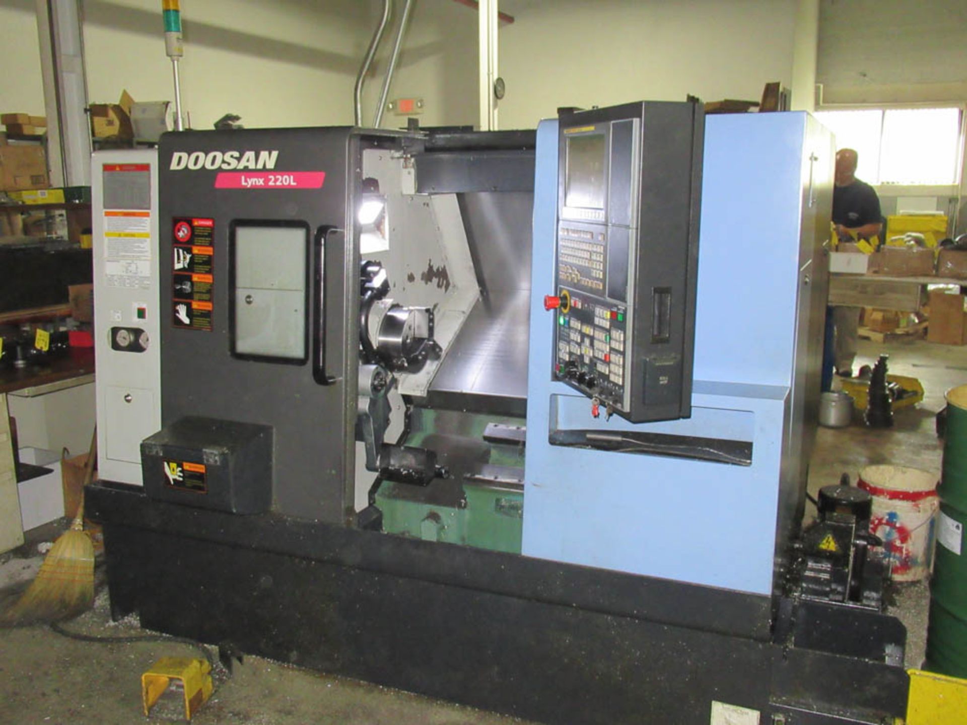 2015 DOOSAN LYNX 220LC CNC LATHE, 20" SWING OVER BED, 11.4" SWING OVER SADDLE, 12.59" MAX TURNING