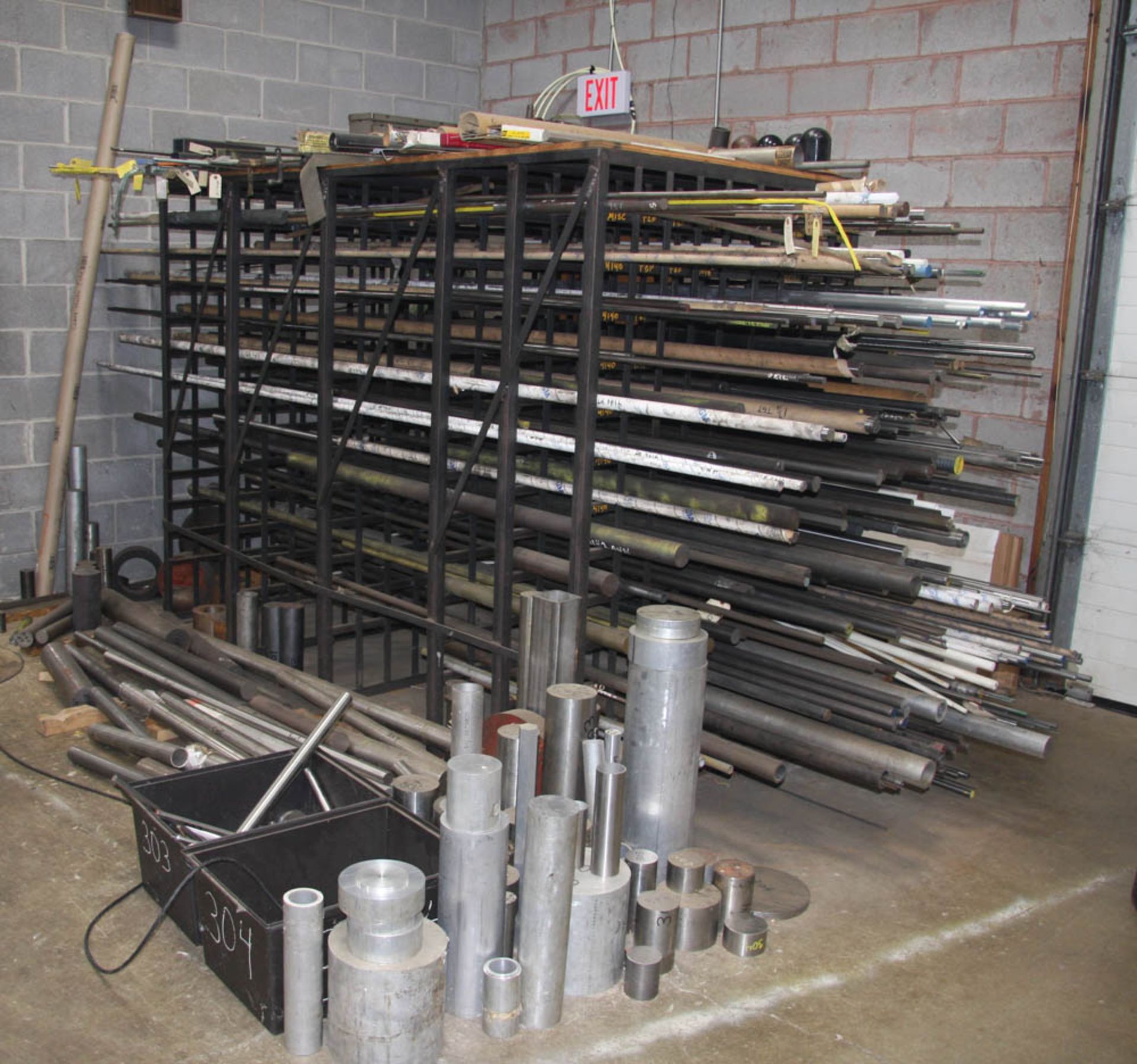 [2] STEEL RACKS, WITH CONTENTS (ON RACKS & FLOOR AROUND RACKS ONLY), INCLUDING: STEEL ROUND BAR, - Image 4 of 6