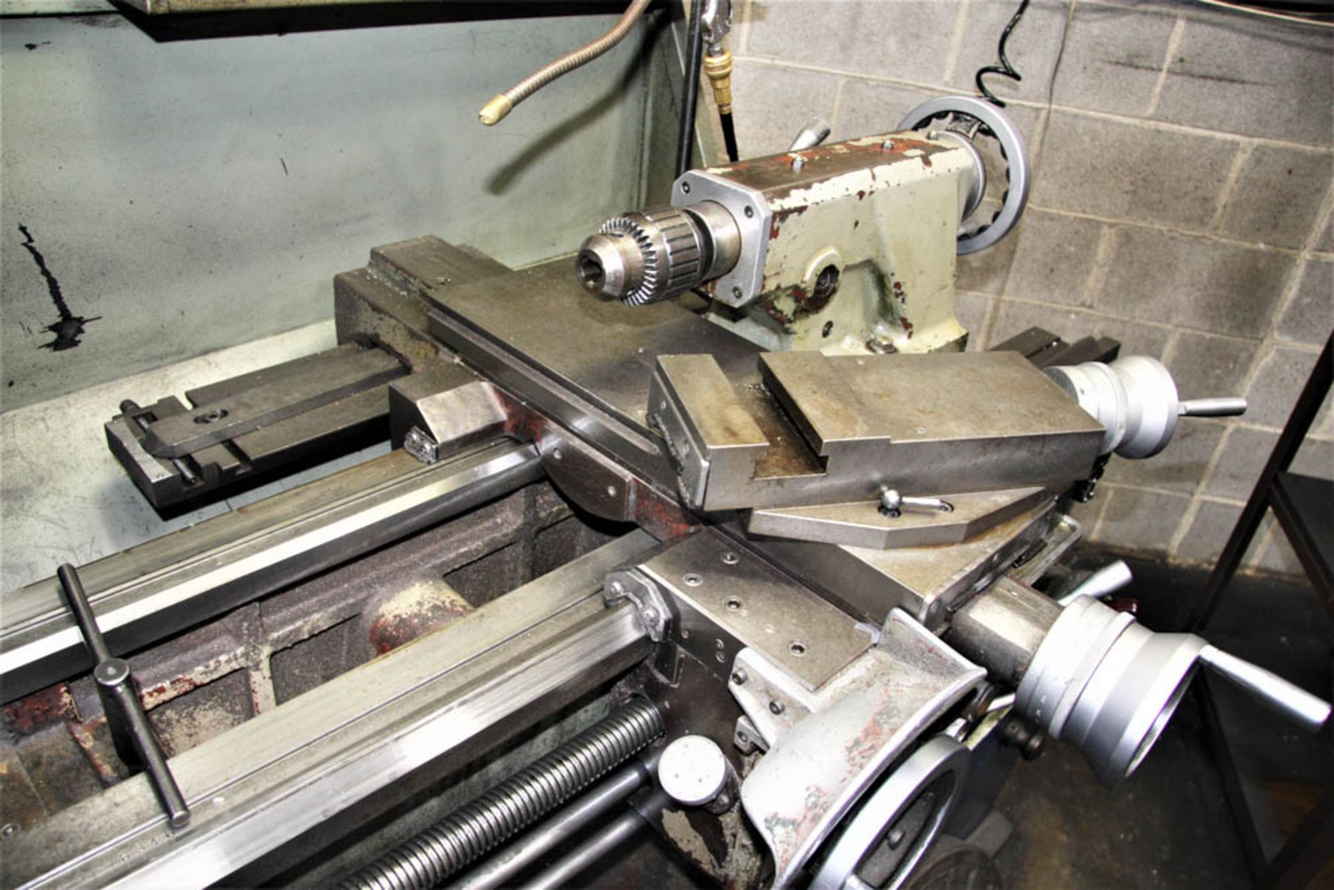 17" X 40" CROWN 2/1000 GAP BED LATHE, APPROXIMATELY L24" THRU GAP, TAPER ATTACHMENT, INCH / METRIC - Image 6 of 7