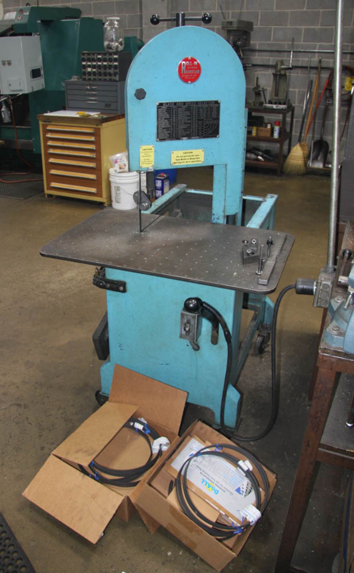 12" ROLL-IN VERTICAL BANDSAW, PORTABLE