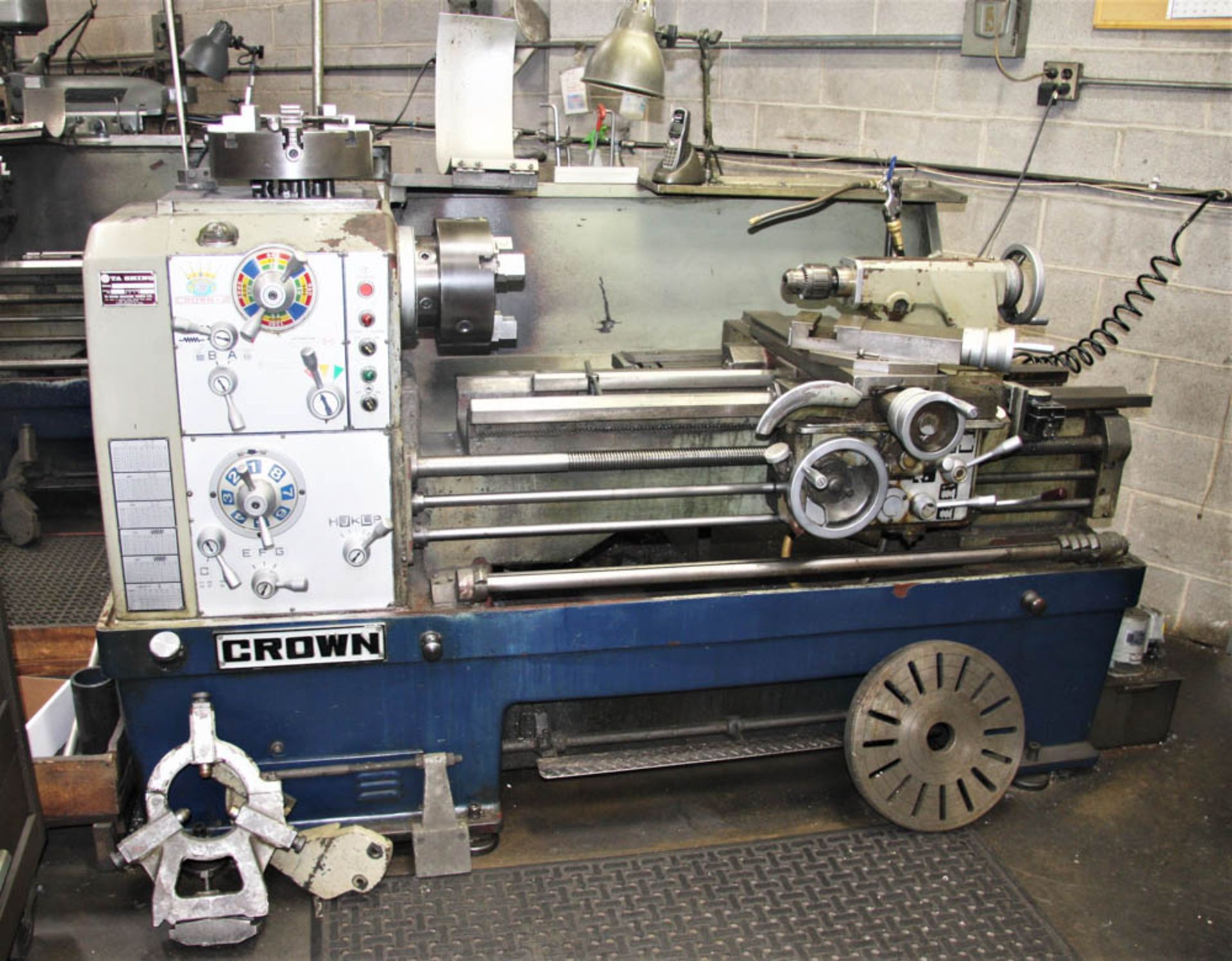 17" X 40" CROWN 2/1000 GAP BED LATHE, APPROXIMATELY L24" THRU GAP, TAPER ATTACHMENT, INCH / METRIC