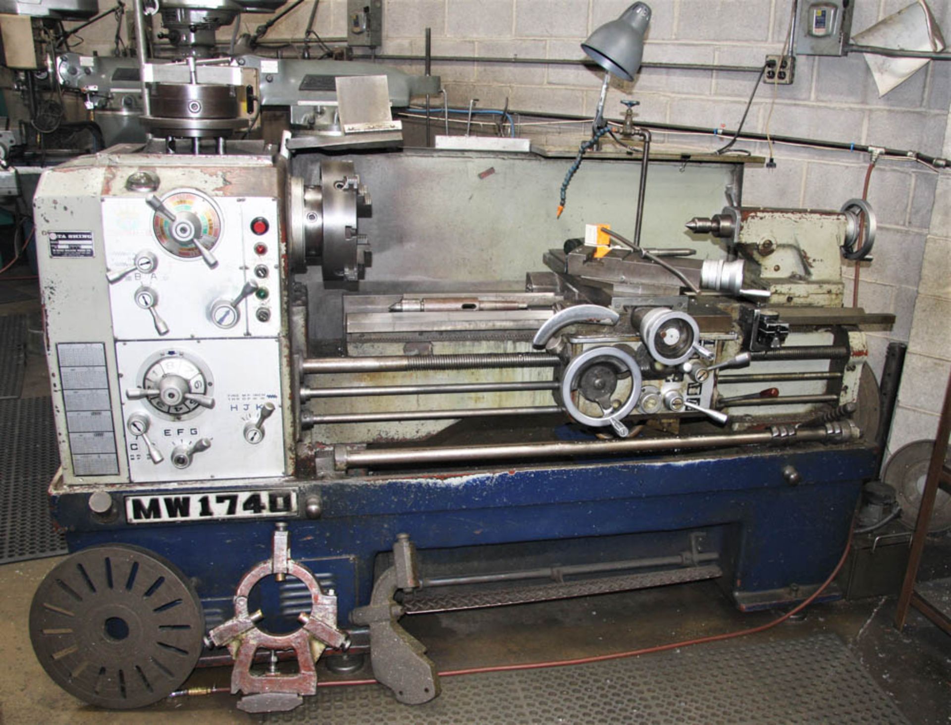 17" X 40" CROWN MW1740 GAP BED LATHE, 12 SPINDLE SPEEDS, 2000 RPM, CAMLOC SPINDLE, STEADY REST, INCH