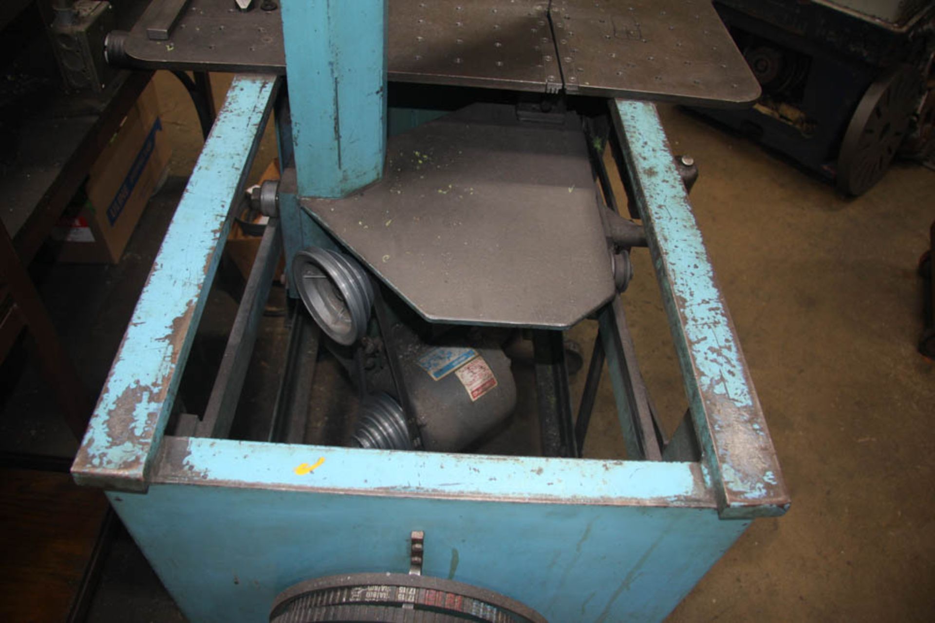 12" ROLL-IN VERTICAL BANDSAW, PORTABLE - Image 4 of 6