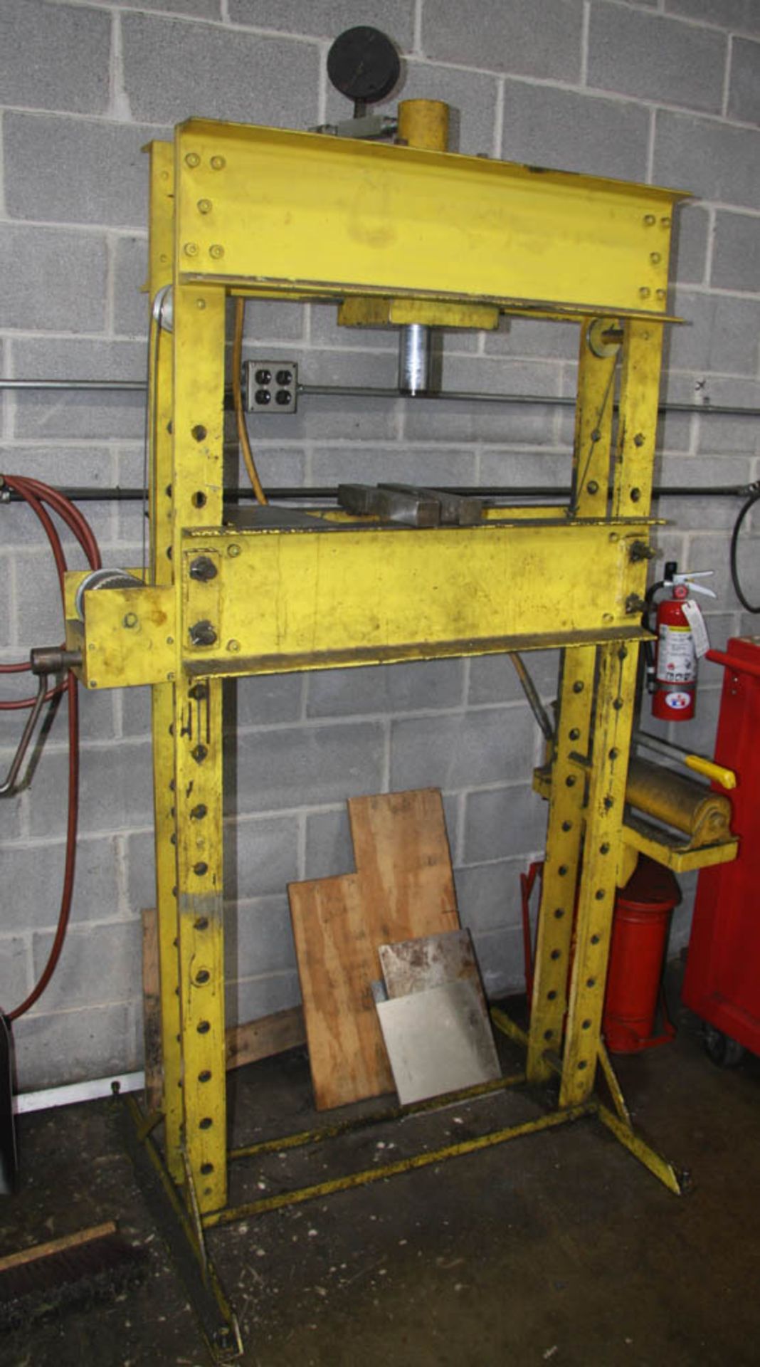 25 TON ENERPAC H-FRAME MANUAL HYDRAULIC PRESS, 30" BETWEEN HOUSING, ADJUSTABLE LOWER RAIL