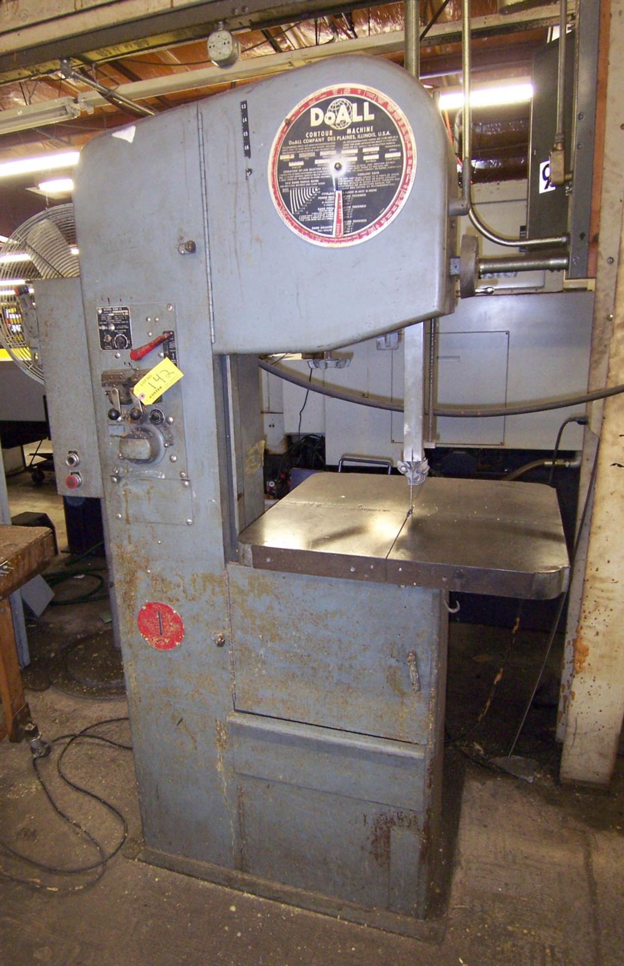 16" DoALL MDL. 1612 VERTICAL BANDSAW, WITH BUTT WELDING ATTACHMENT, 5200 FPM, S/N: 237-72343