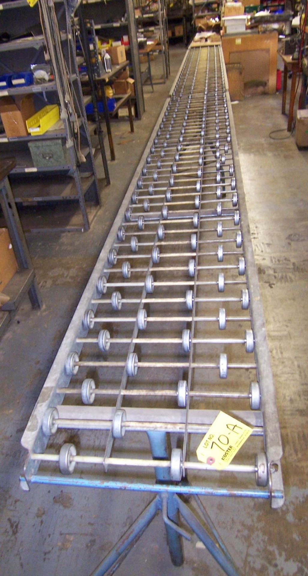 LOT OF ROLLER SKATE CONVEYOR