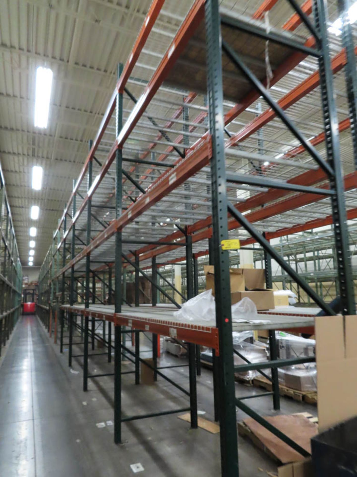 ROW OF TEAR DROP TYPE PALLET RACKING, INCLUDING: [16] UPRIGHTS, [96] CROSS RAILS, WIRE MESH TRAYS (