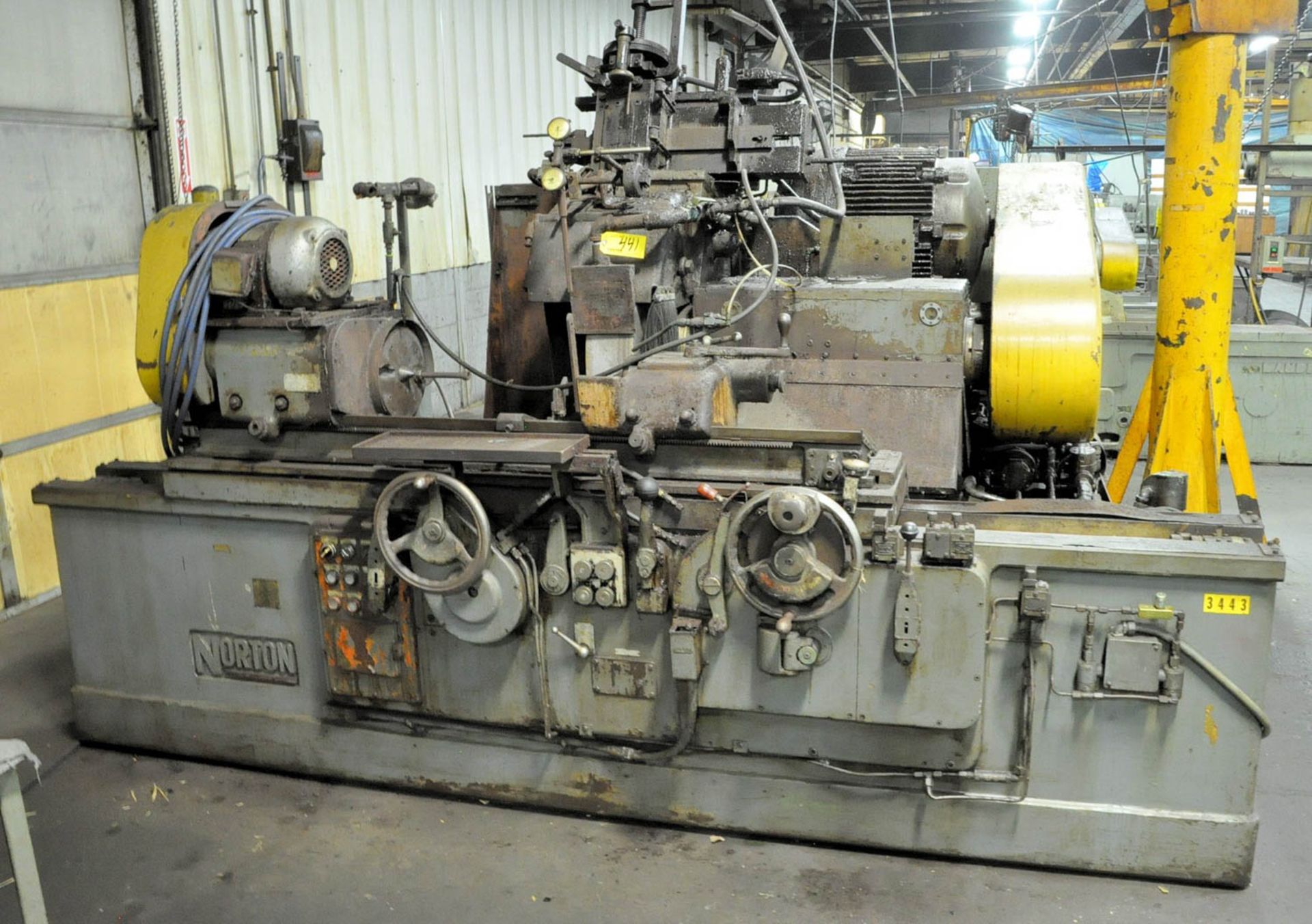 NORTON MDL. 10X36, PLAIN GRINDER, S/N: 26250 (1956), 10" SWING X 36" DISTANE BETWEEN CENTERS, PUSH