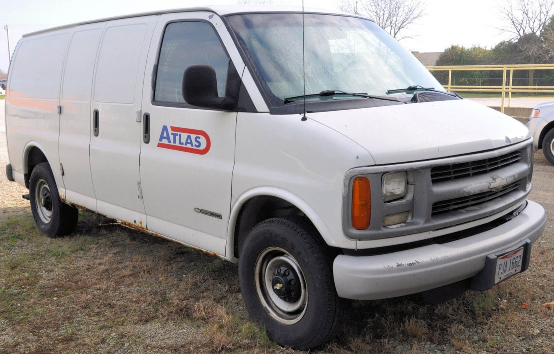 2002 CHEVY 3500 CARGO VAN, VIN 1GCHG35R621191122, GAS ENGINE, AUTOMATIC TRANSMISSION, 176,715 MILES, - Image 2 of 5