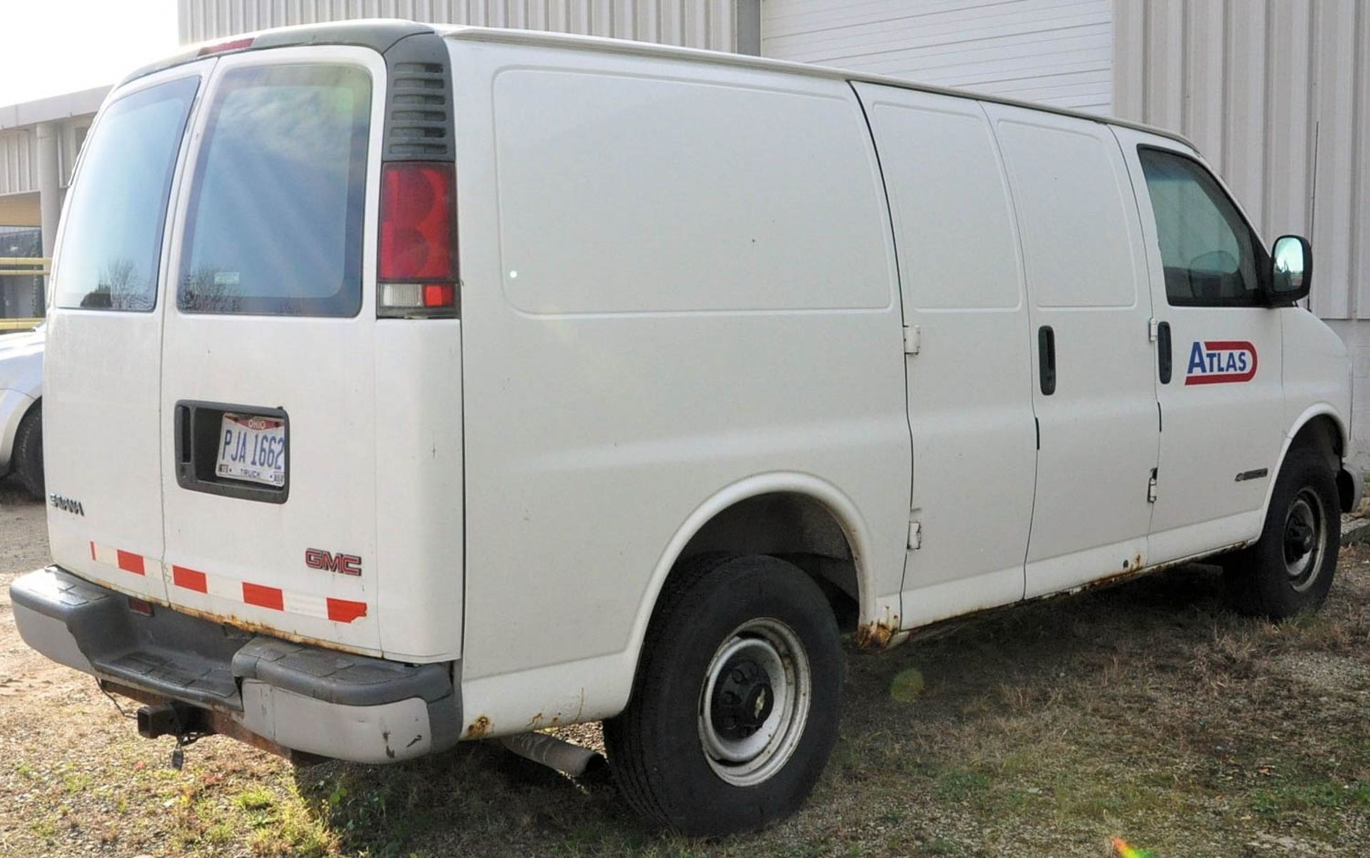 2002 CHEVY 3500 CARGO VAN, VIN 1GCHG35R621191122, GAS ENGINE, AUTOMATIC TRANSMISSION, 176,715 MILES, - Image 3 of 5