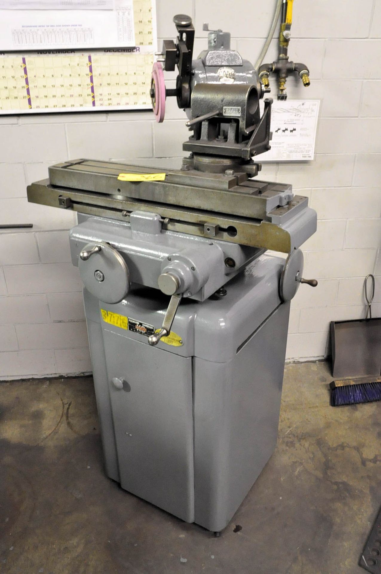 KO LEE MDL. B800-8-52, TOOL GRINDER, S/N: 4530, 5" X 24" T-SLOTTED WORK SURFACE, (#3776), (STOCK - Image 2 of 4