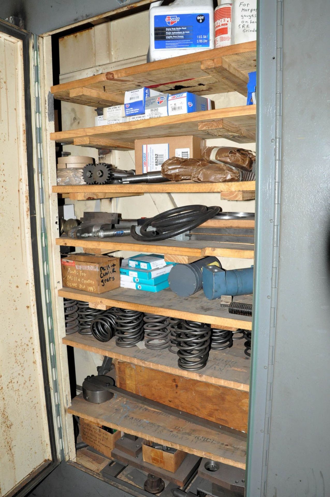 3-DOOR INDUSTRIAL CABINET WITH GEARS & GENERAL MAINTENACE CONTENTS, (TOOL ROOM-TIFFIN) - Image 4 of 5