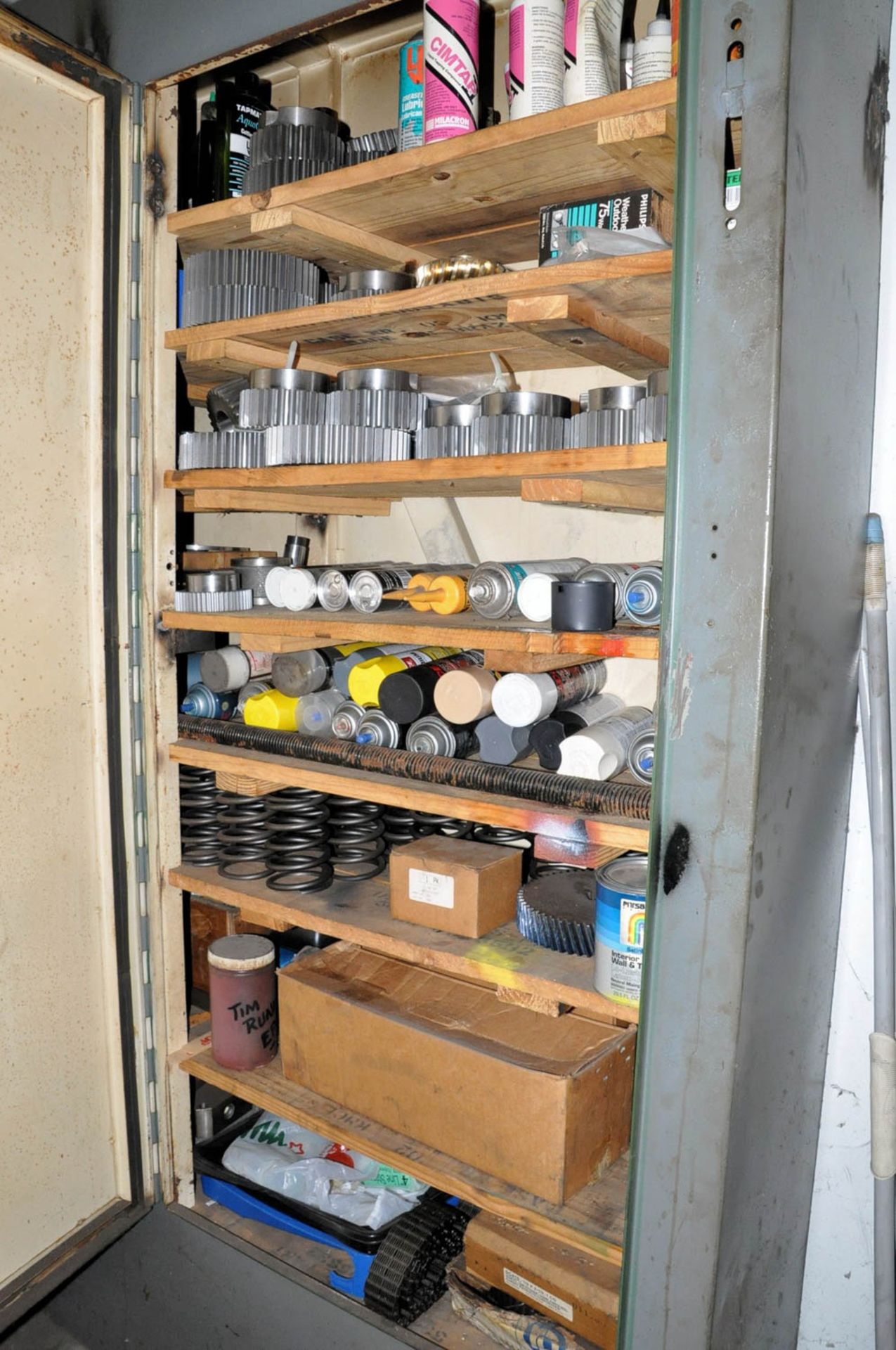 3-DOOR INDUSTRIAL CABINET WITH GEARS & GENERAL MAINTENACE CONTENTS, (TOOL ROOM-TIFFIN) - Image 3 of 5