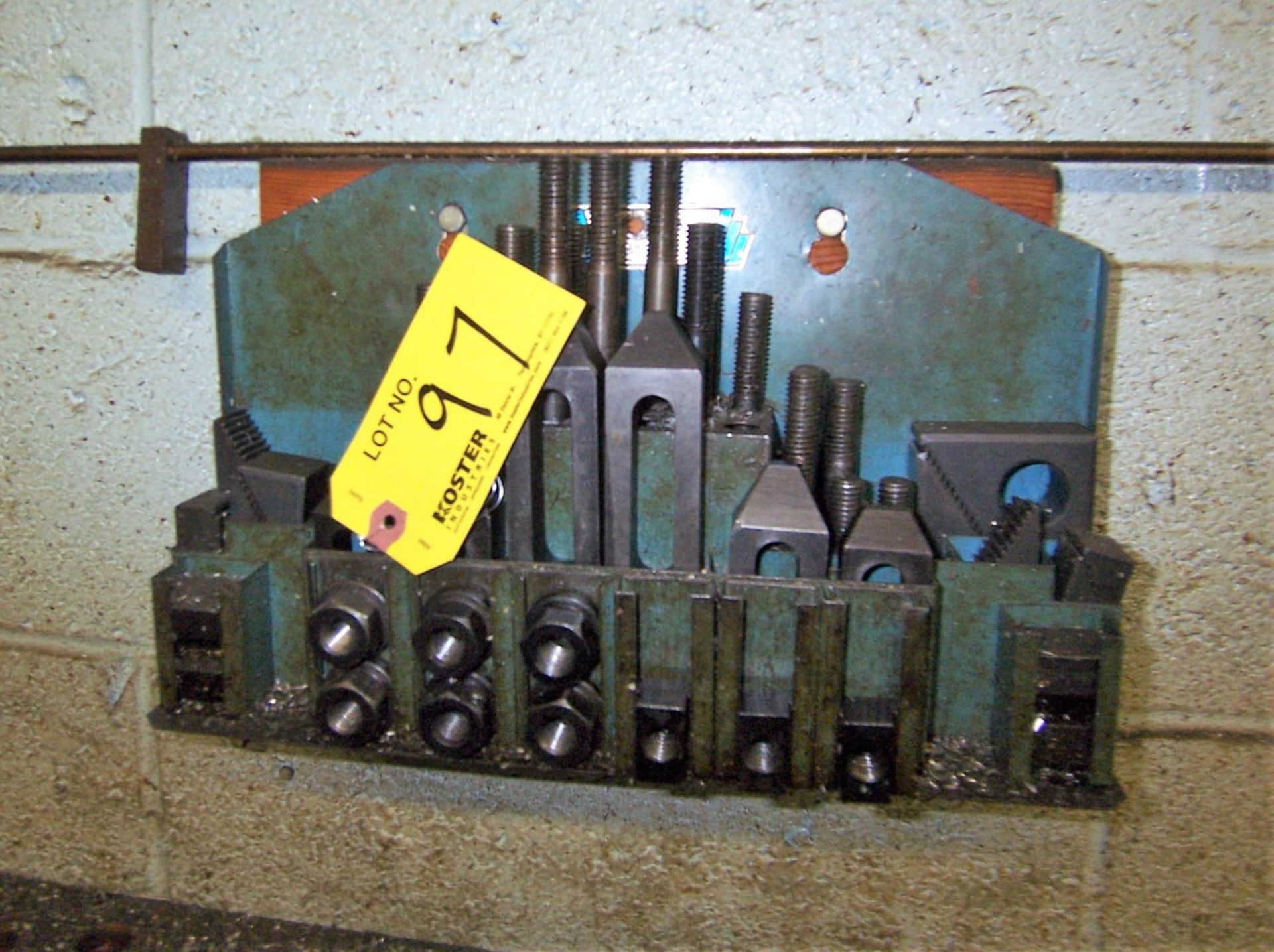 LOT OF MILLING HOLDDOWNS