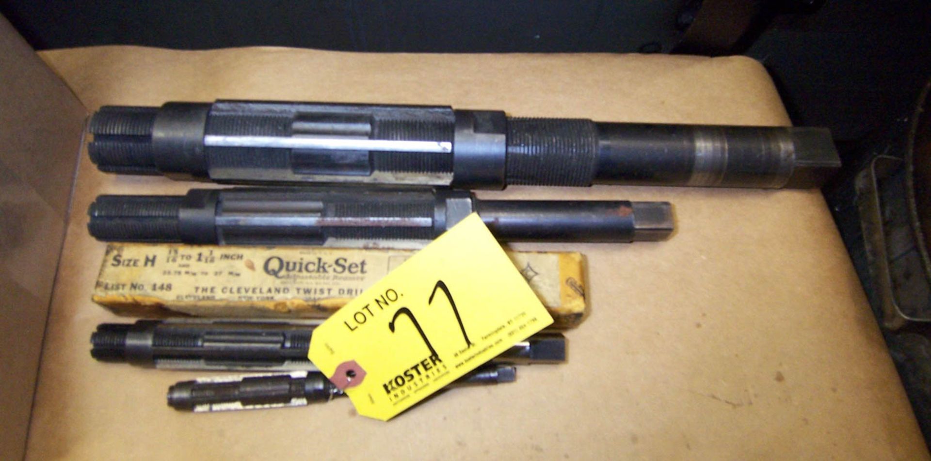 LOT OF EXPANSION REAMERS
