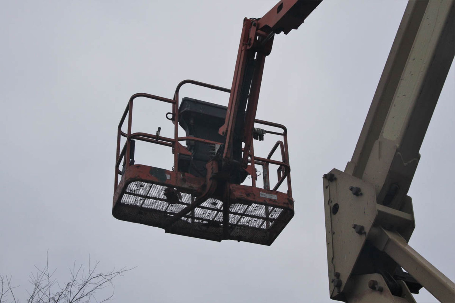 2007 JLG 450AJ SERIES II BOOM LIFT, DIESEL, WITH 25' MAX OUT REACH, 45' MAX PLATFORM HEIGHT, 500# - Image 8 of 11