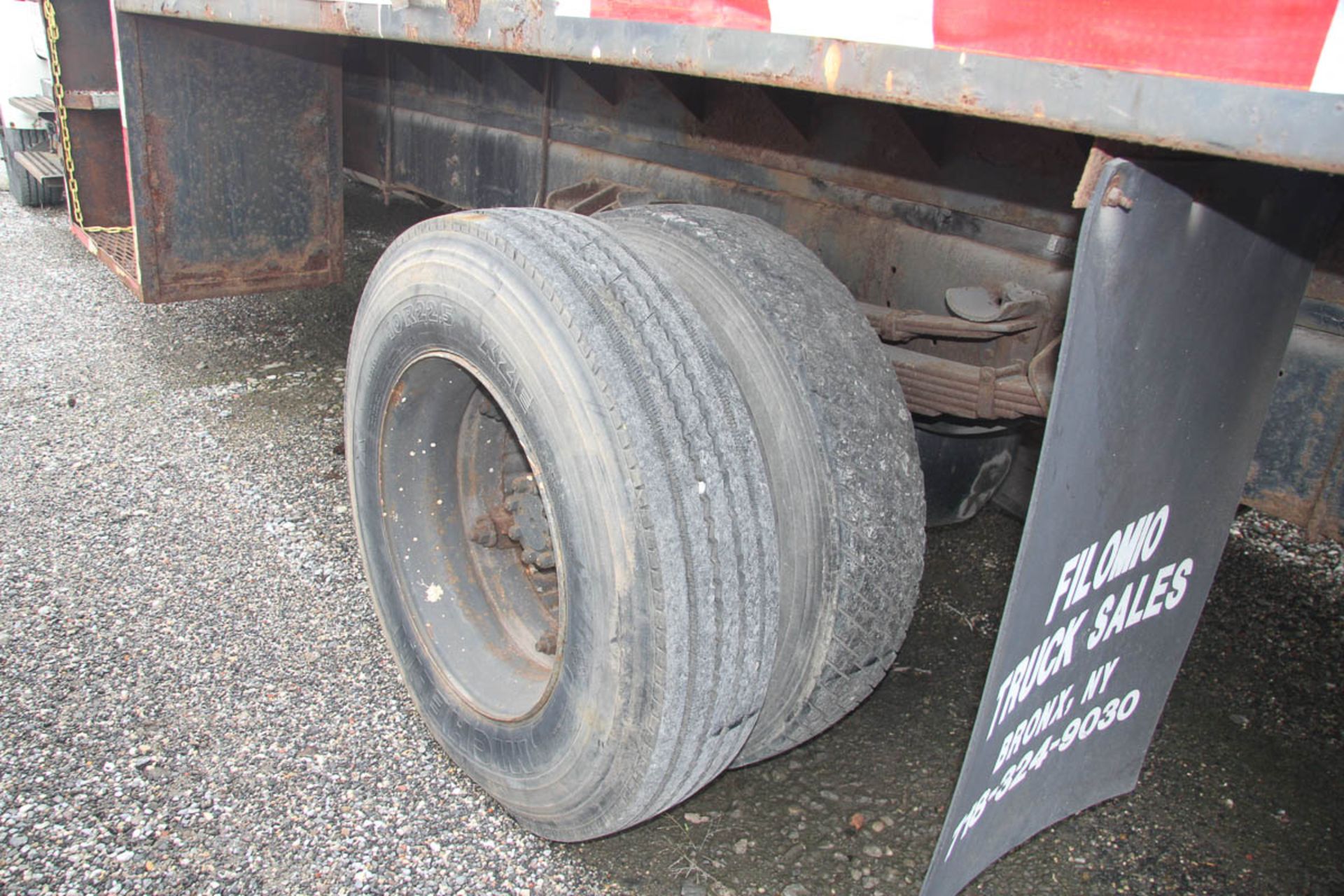 1996 INTERNATIONAL 4700X2 ATTENUATOR TRUCK, 16' STEEL DECK, APPROXIMATELY 67,410 MILES, RENCO "RAMC - Image 8 of 19