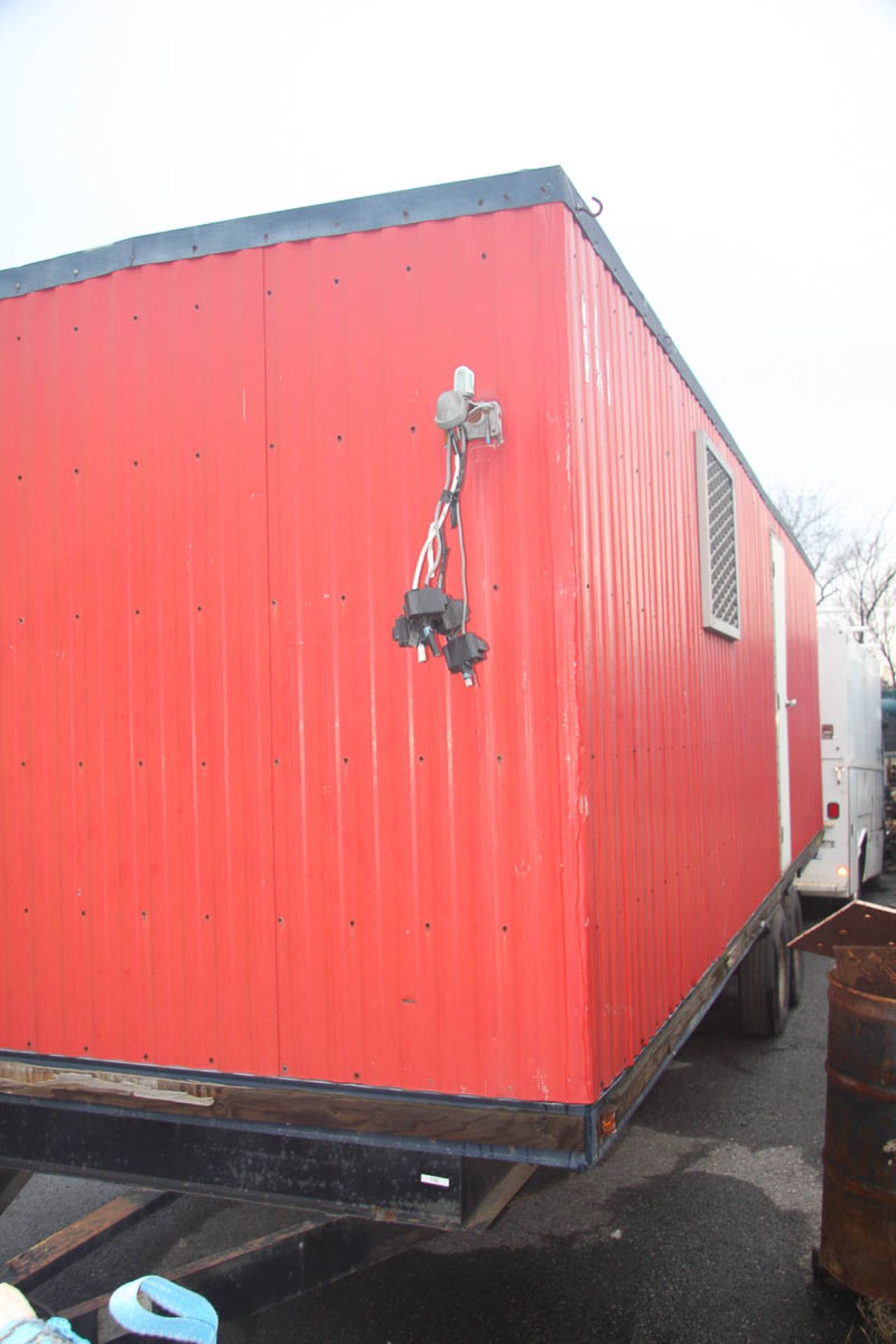 DECONTAMINATION TRAILER, APPROXIMATELY 26' LONG X 8' WIDE [LOCATED @ KEM YARD - PELHAM MANOR, BRONX, - Image 4 of 10