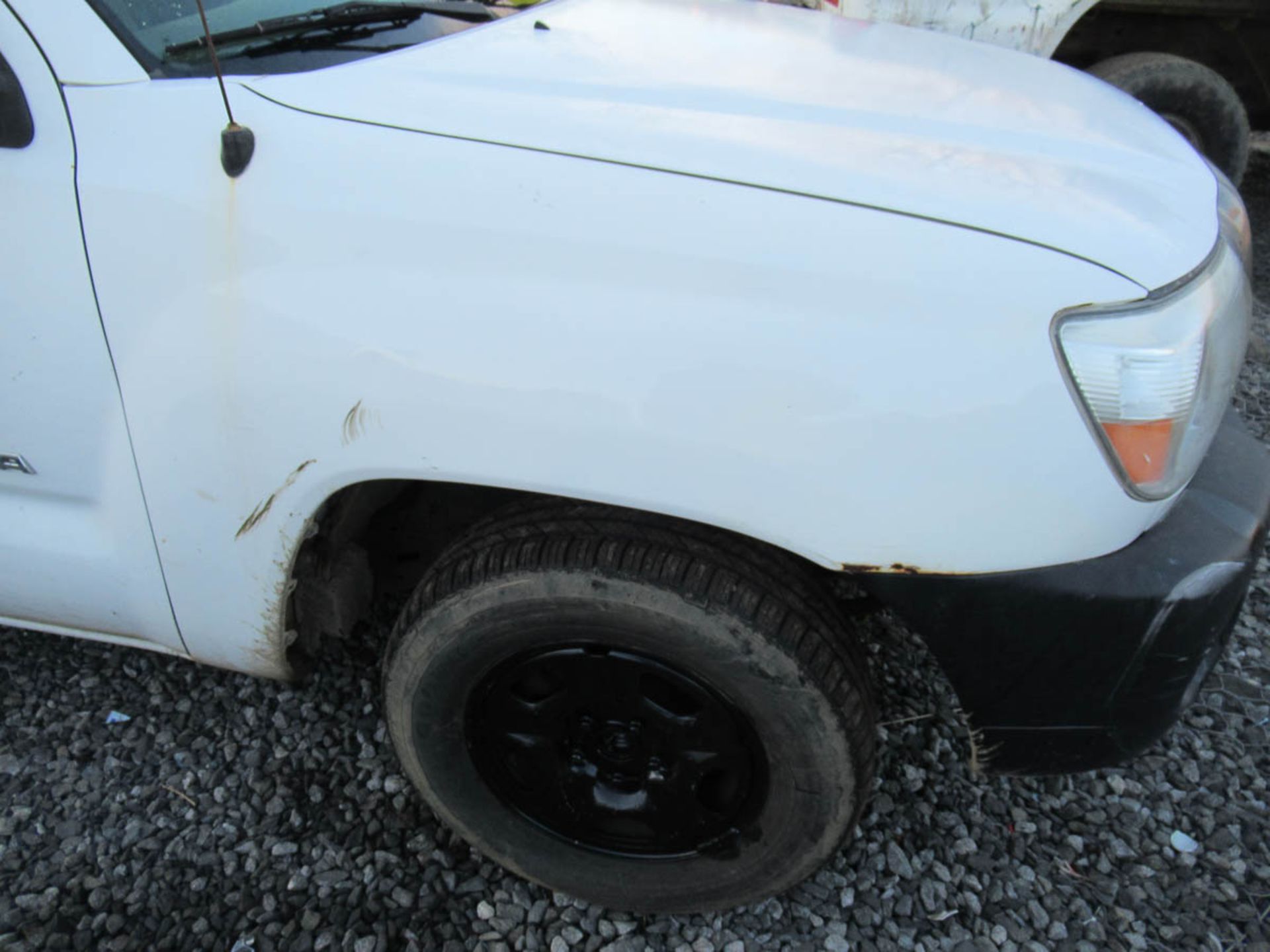 2009 TOYOTA TACOMA PICKUP TRUCK, AUTOMATIC, APPROXIMATELY 105,784 MILES, VIN: 5TENX22N49Z649528 (#4 - Image 4 of 7