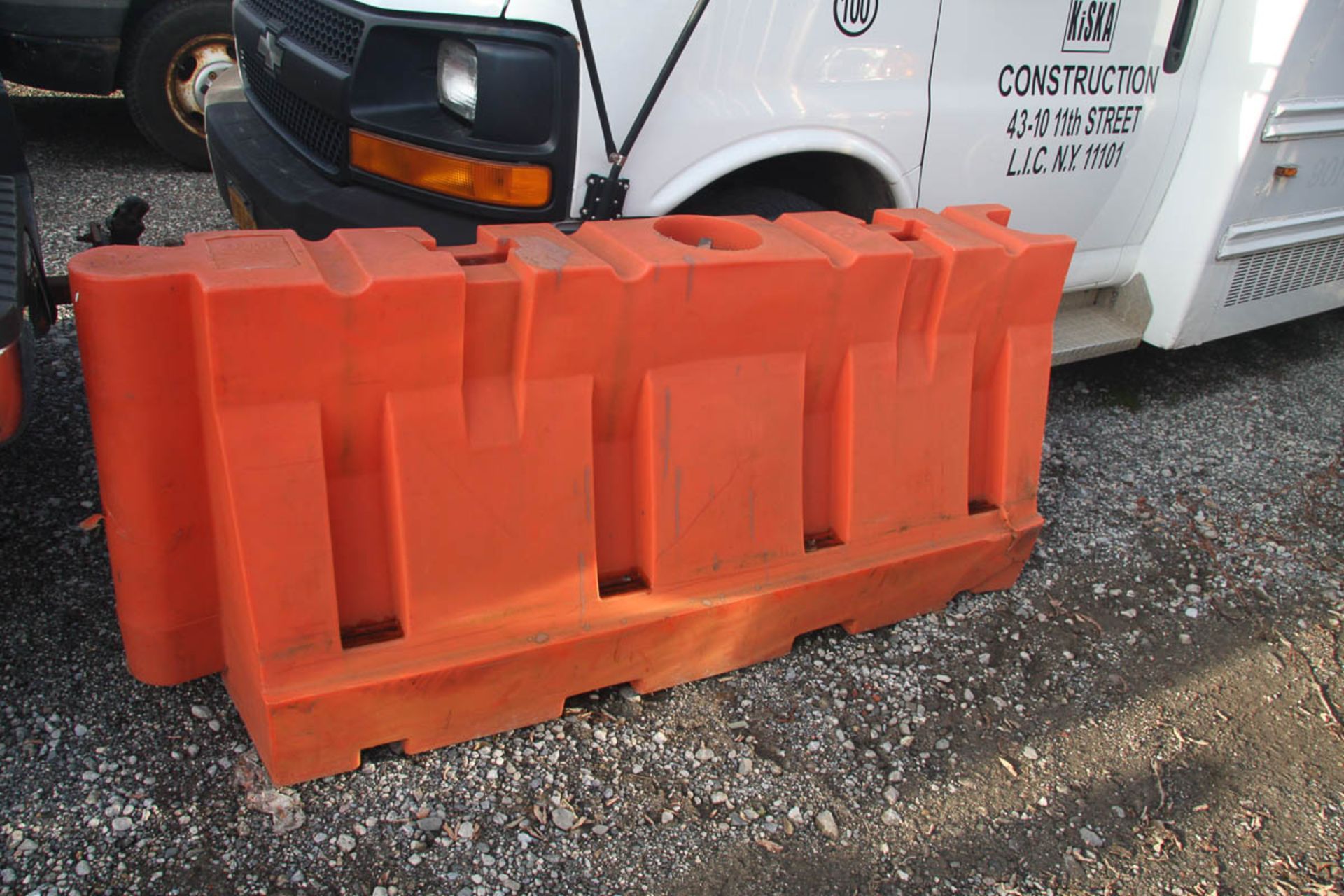 ASSORTED PLASTIC BARRIERS, APPROXIMATELY [140] [LOCATED @ 6 CANAL ROAD, PELHAM, NY (BRONX)] - Image 4 of 7