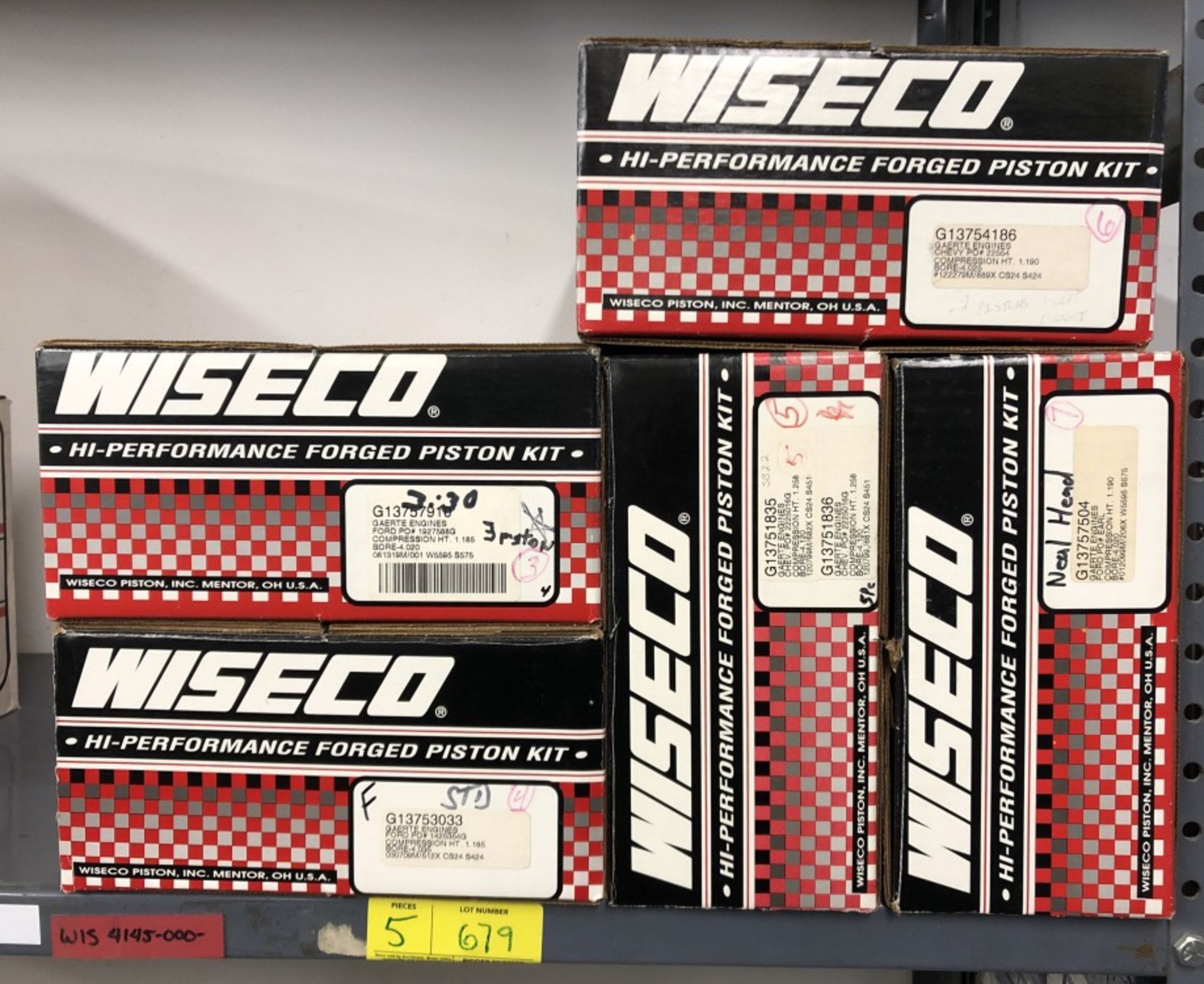 High Performance Wiseco Partial Piston Set in box